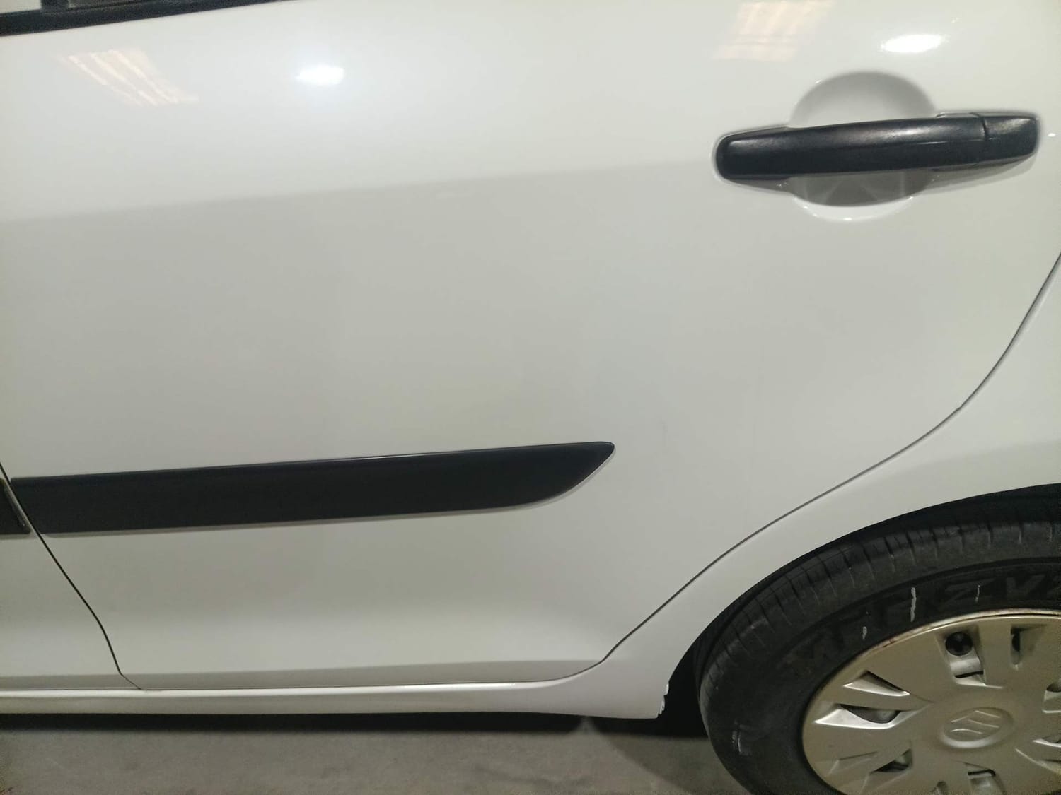 Used 2012 Maruti Suzuki Swift LXi Petrol Manual dents MINOR SCRATCH