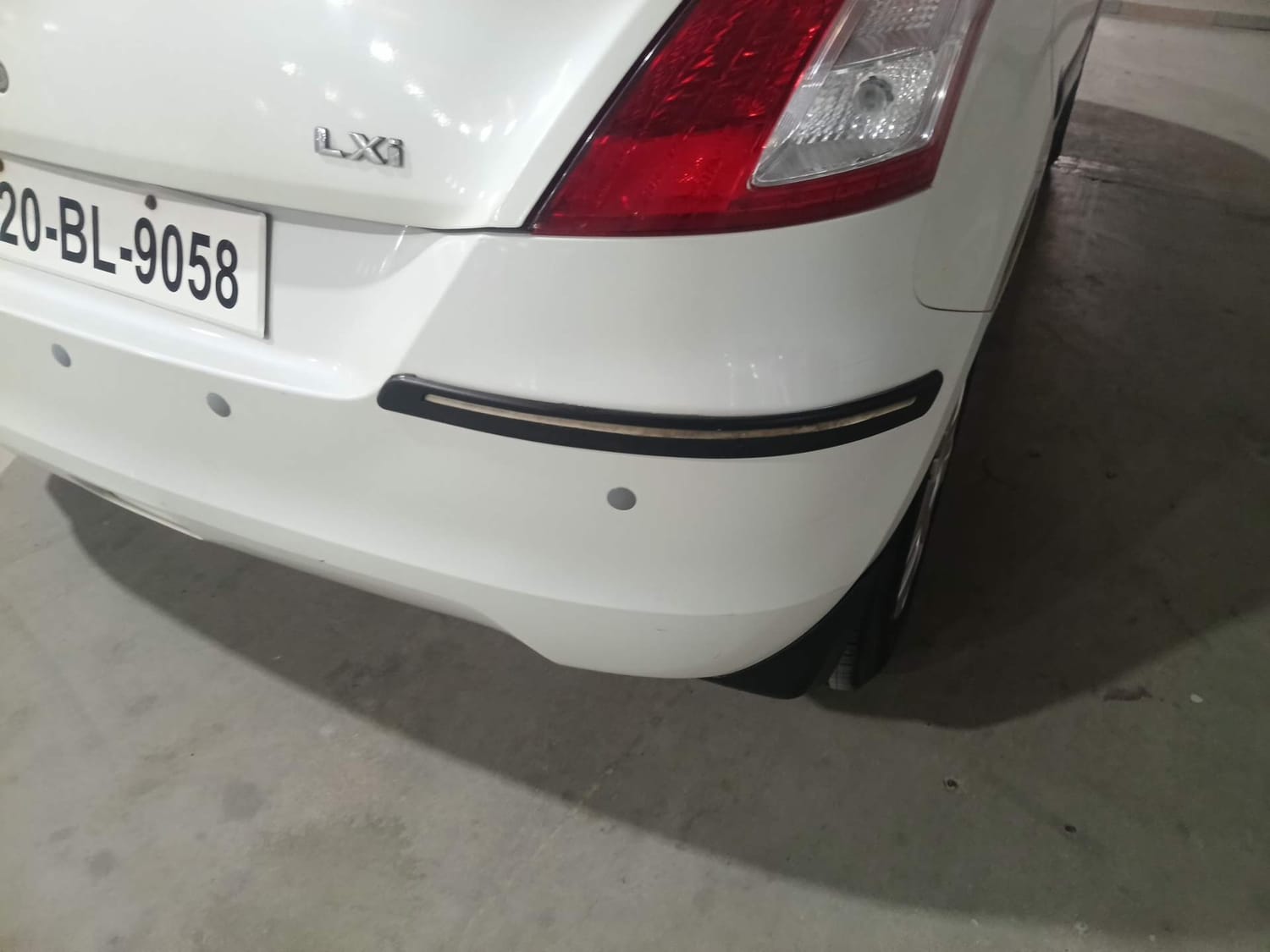 Used 2012 Maruti Suzuki Swift LXi Petrol Manual dents MINOR SCRATCH
