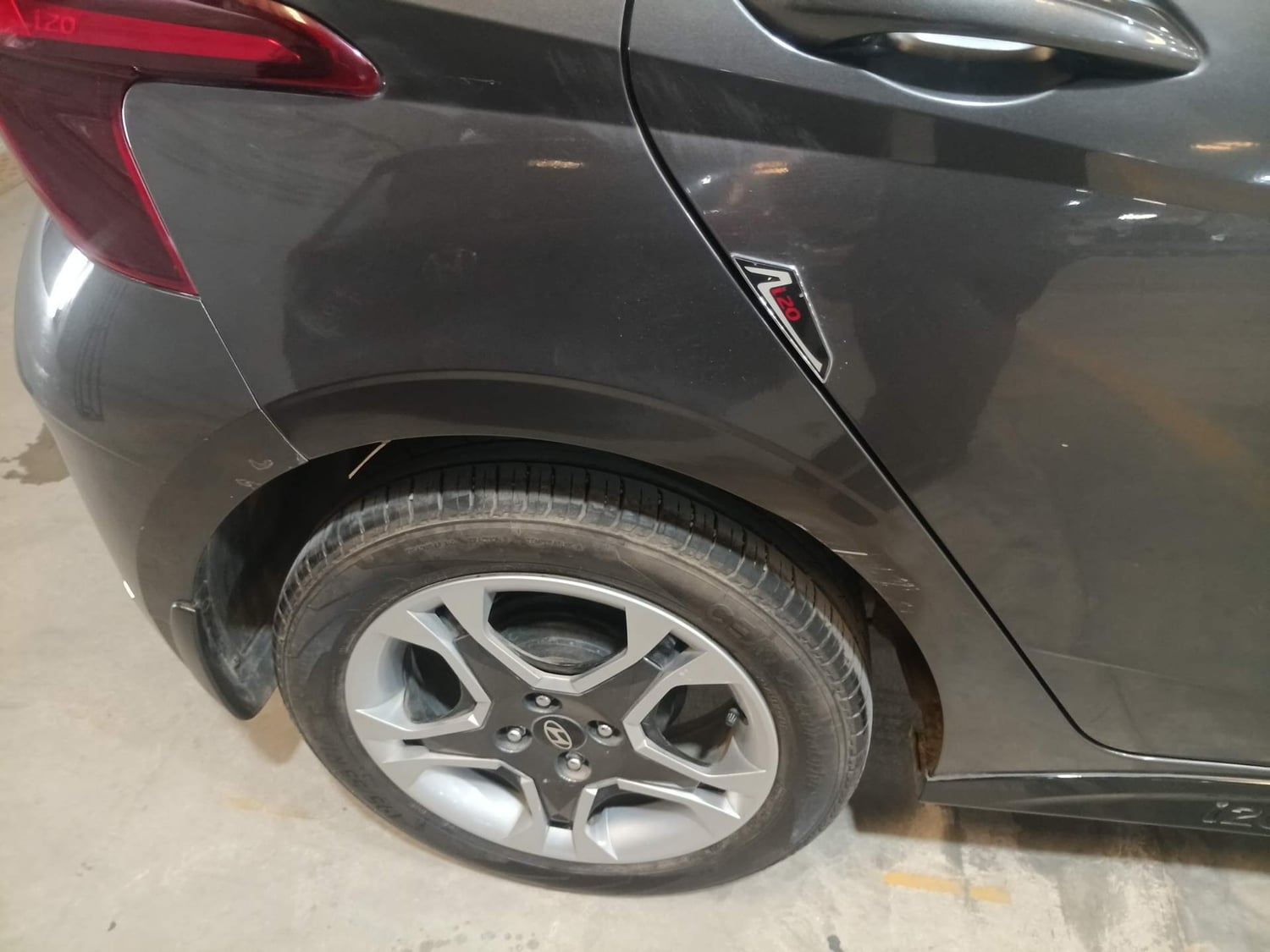 Used 2024 Hyundai i20 Sportz (O) 1.2 IVT Petrol Automatic dents MINOR SCRATCH