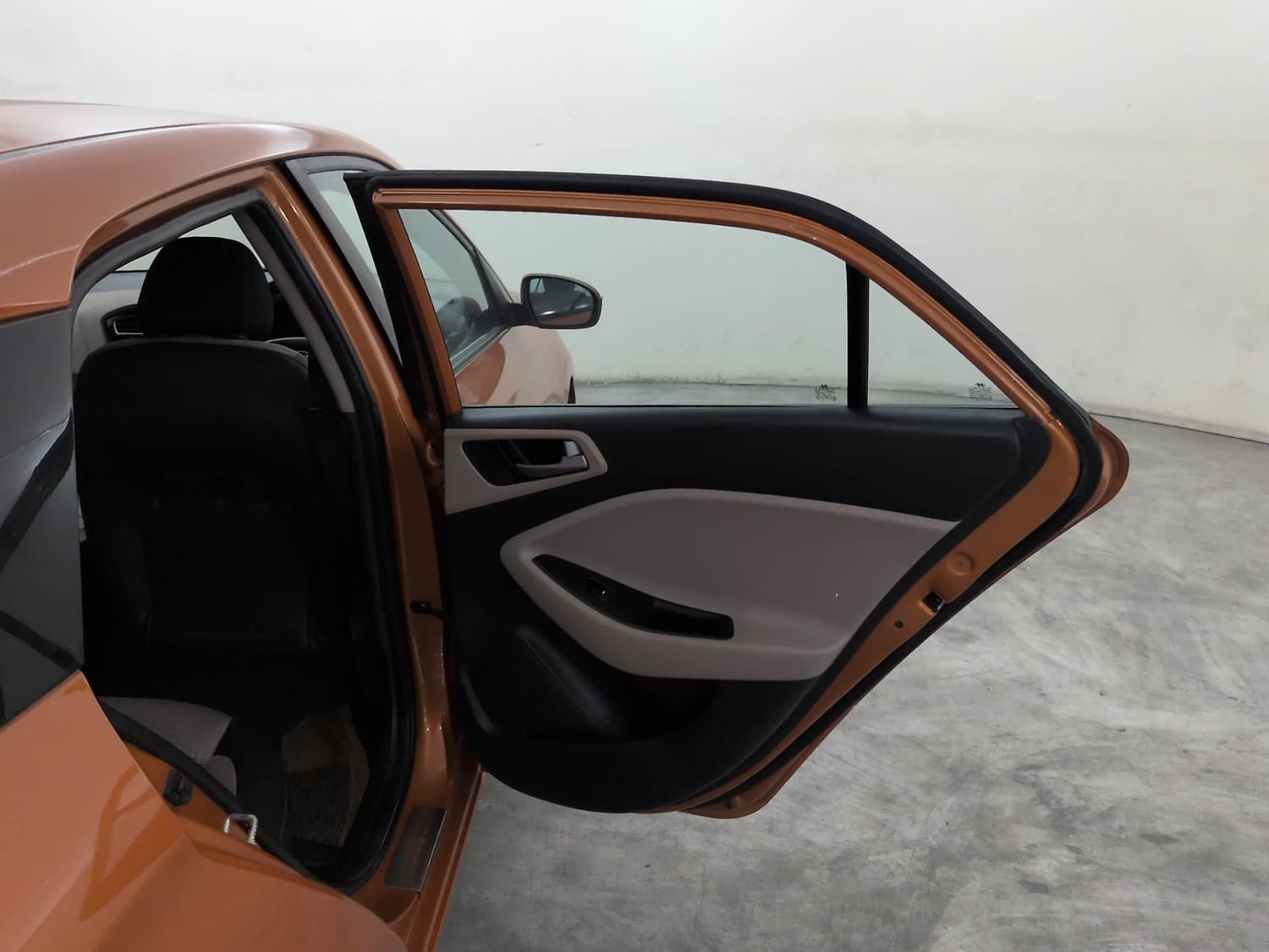 Used 2018 Hyundai Elite i20 Asta 1.2 Petrol Manual interior RIGHT REAR DOOR OPEN VIEW