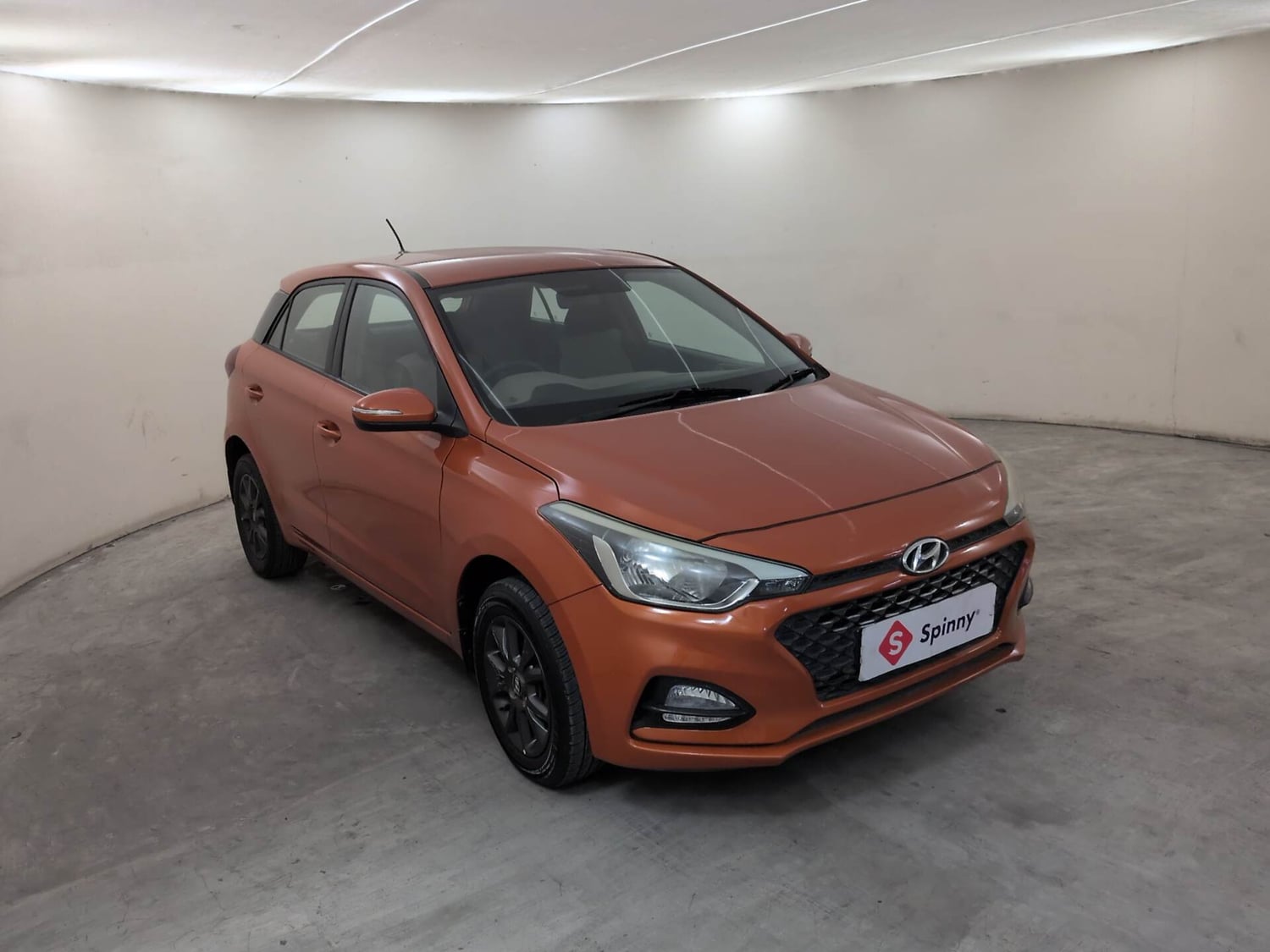 Used 2018 Hyundai Elite i20 Asta 1.2 Petrol Manual exterior RIGHT FRONT CORNER VIEW