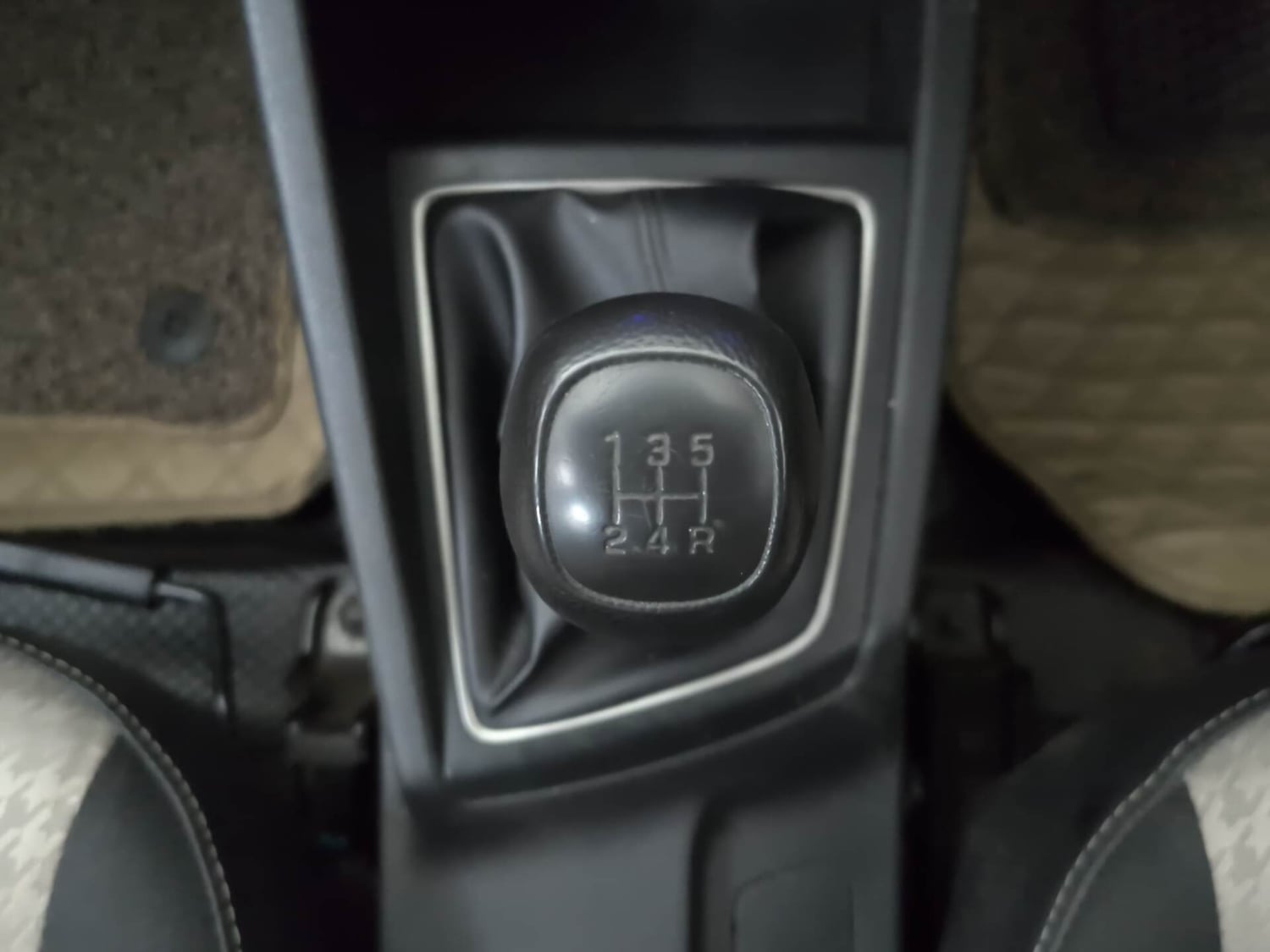 Used 2018 Hyundai Elite i20 Asta 1.2 Petrol Manual interior GEAR  KNOB VIEW