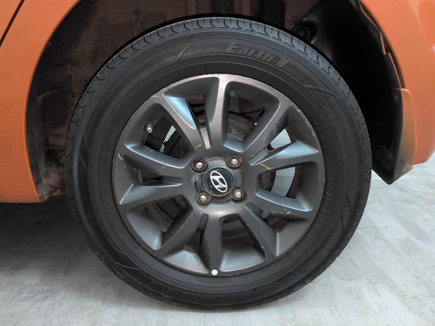 Used 2018 Hyundai Elite i20 Asta 1.2 Petrol Manual tyres LEFT REAR TYRE RIM VIEW