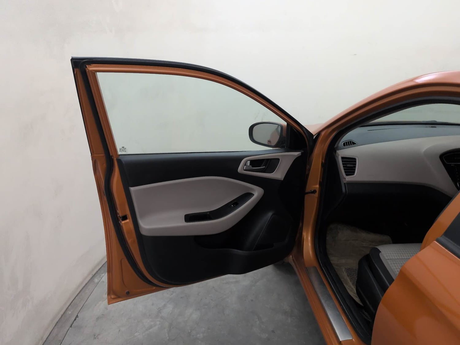 Used 2018 Hyundai Elite i20 Asta 1.2 Petrol Manual interior LEFT FRONT DOOR OPEN VIEW