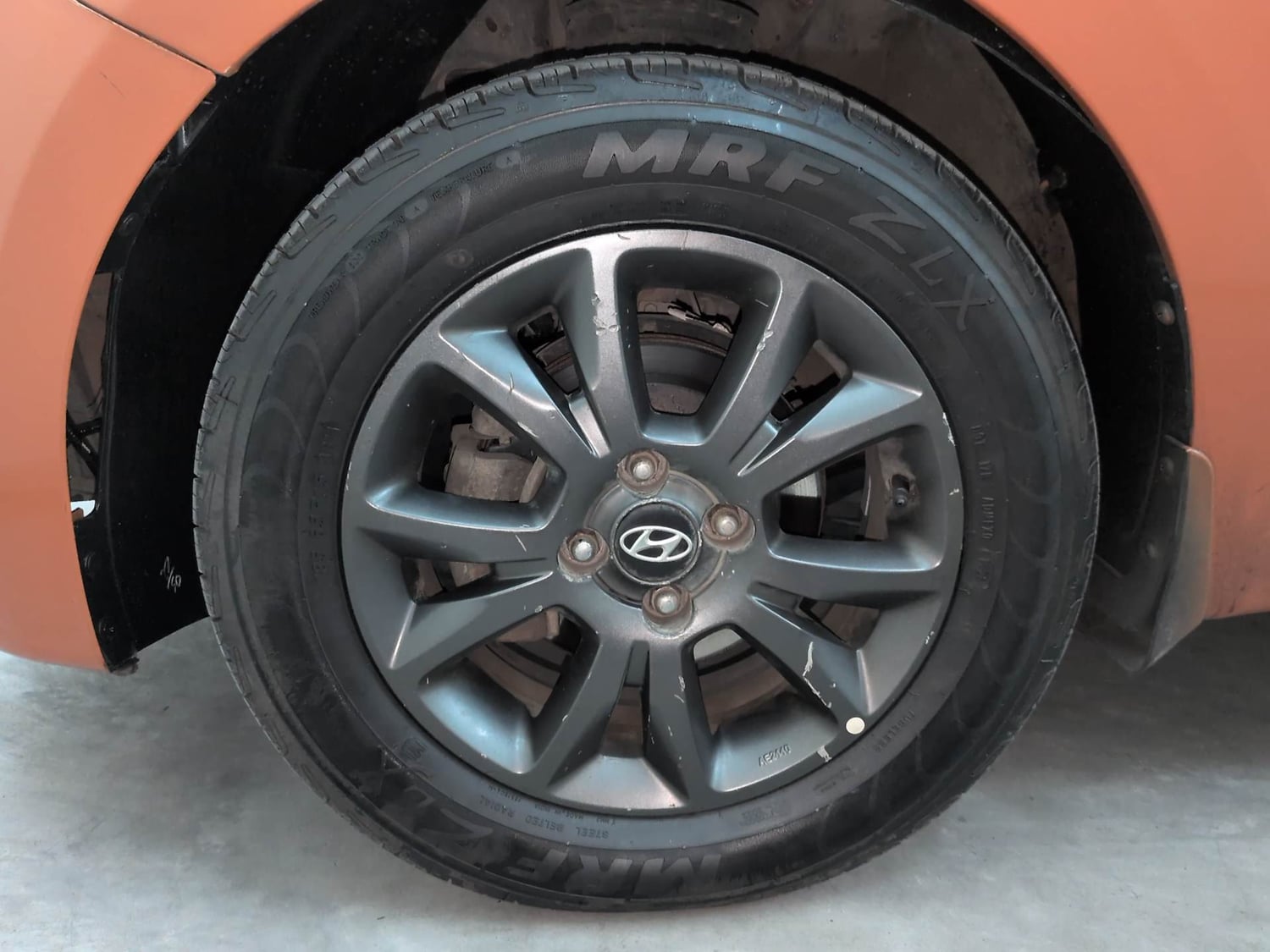 Used 2018 Hyundai Elite i20 Asta 1.2 Petrol Manual tyres LEFT FRONT TYRE RIM VIEW