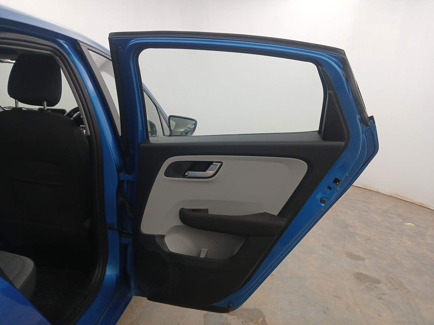 Used 2021 Tata Altroz XZ Petrol Petrol Manual interior RIGHT REAR DOOR OPEN VIEW
