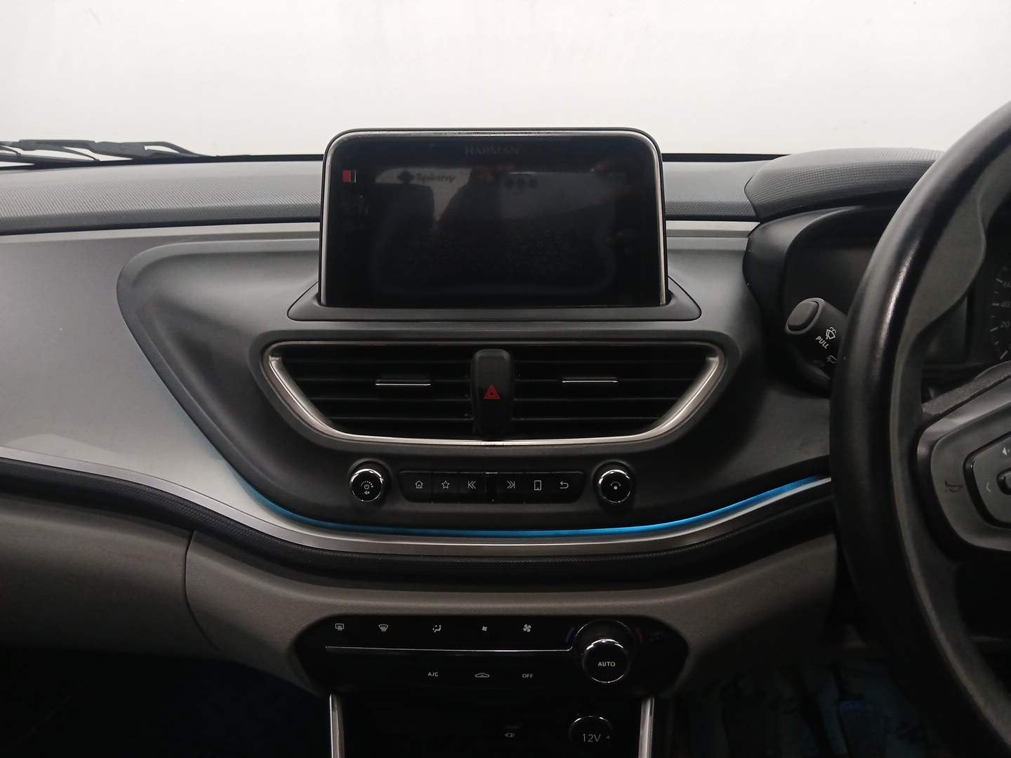 Used 2021 Tata Altroz XZ Petrol Petrol Manual interior MUSIC SYSTEM & AC CONTROL VIEW