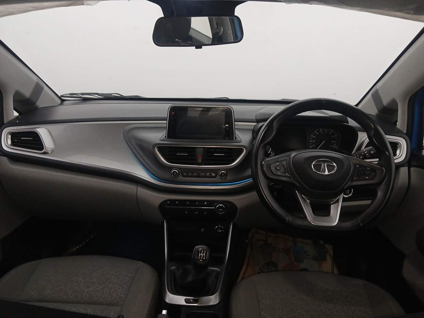 Used 2021 Tata Altroz XZ Petrol Petrol Manual interior DASHBOARD VIEW