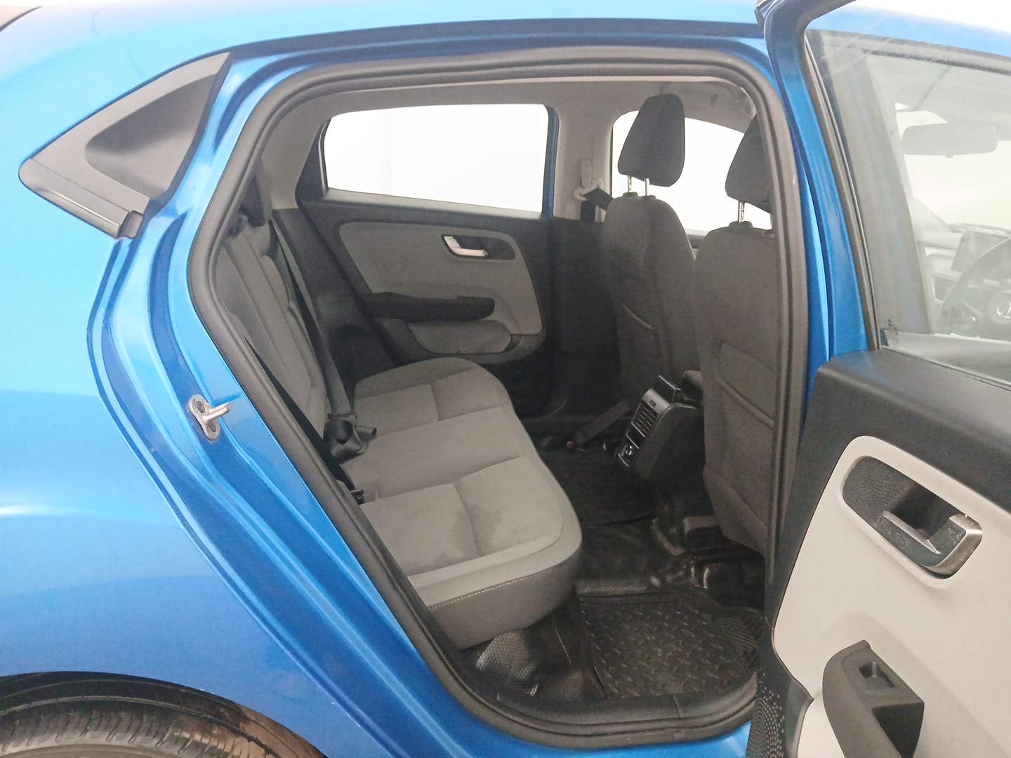 Used 2021 Tata Altroz XZ Petrol Petrol Manual interior RIGHT SIDE REAR DOOR CABIN VIEW