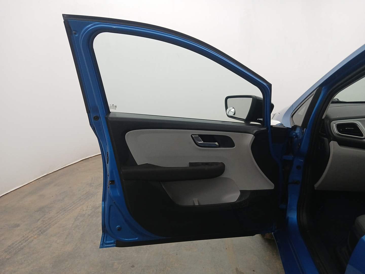 Used 2021 Tata Altroz XZ Petrol Petrol Manual interior LEFT FRONT DOOR OPEN VIEW