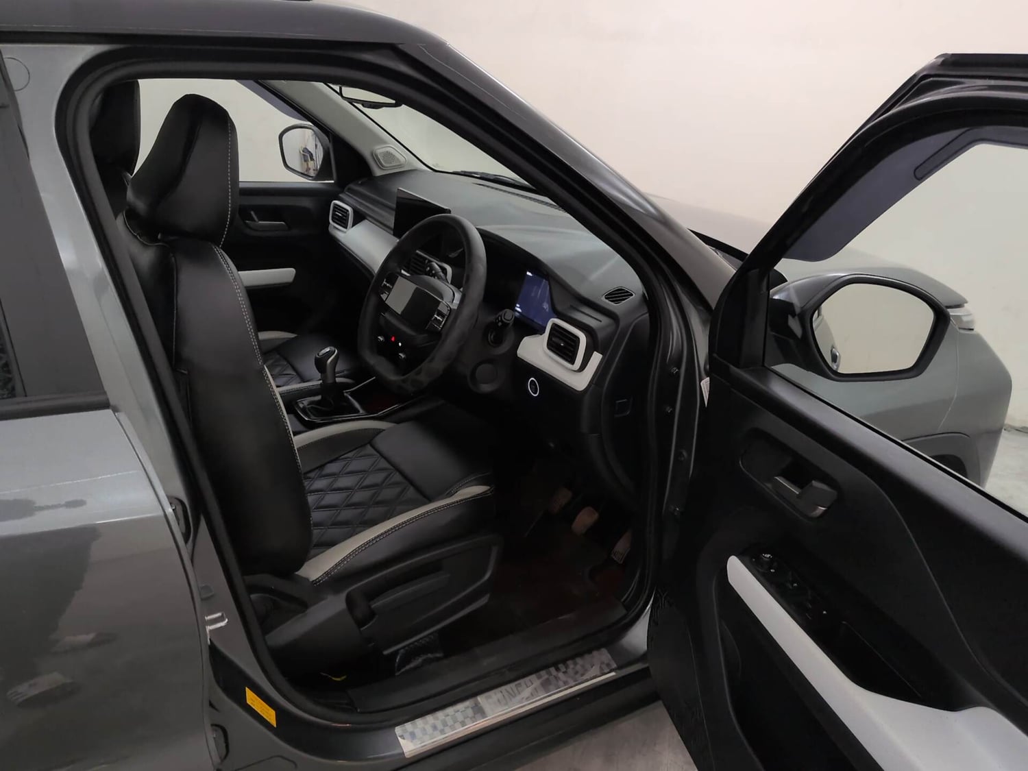 Used 2026 Tata Punch Accomplished + S Petrol Manual interior RIGHT SIDE FRONT DOOR CABIN VIEW