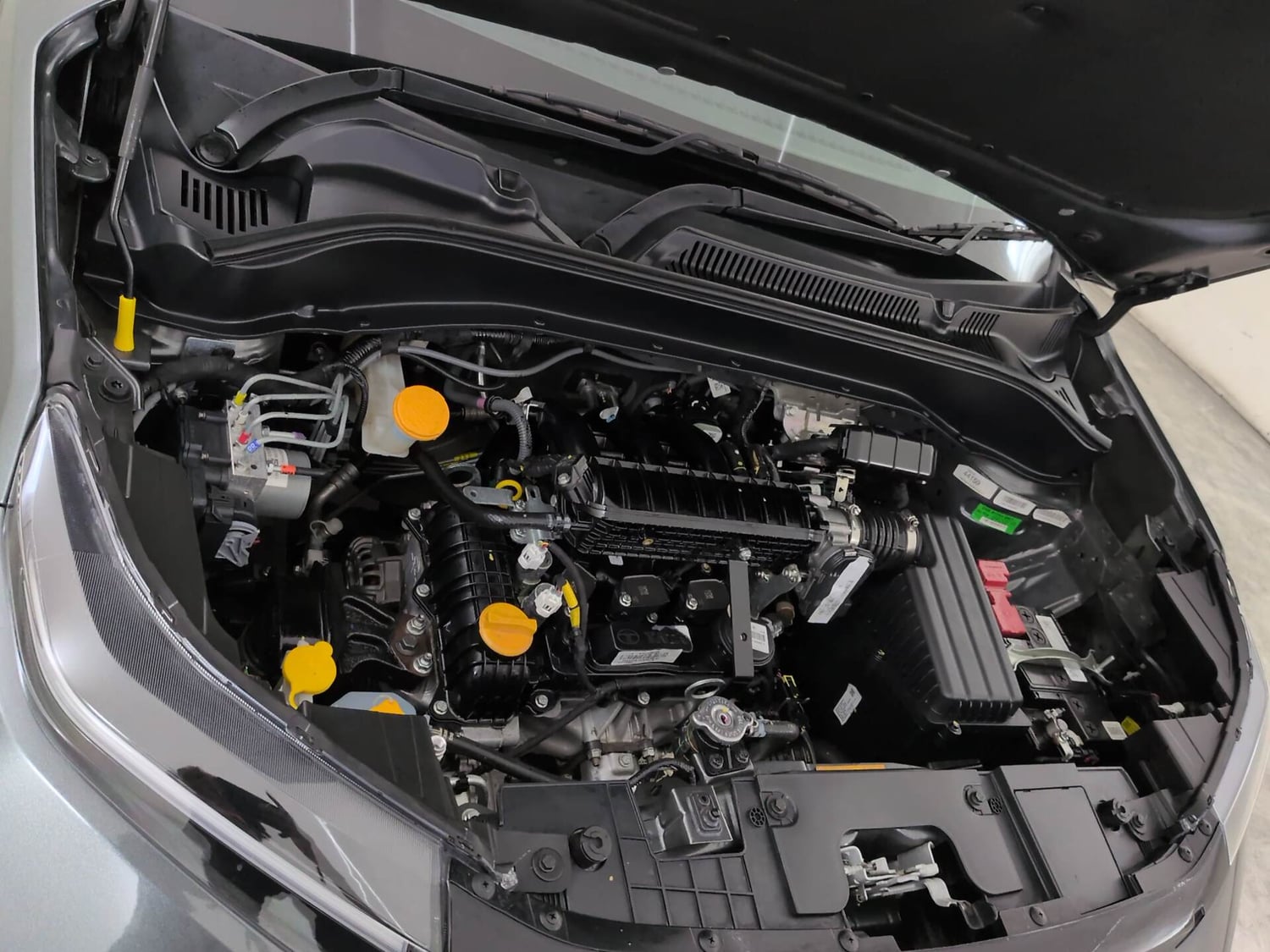 Used 2026 Tata Punch Accomplished + S Petrol Manual engine ENGINE RIGHT SIDE VIEW