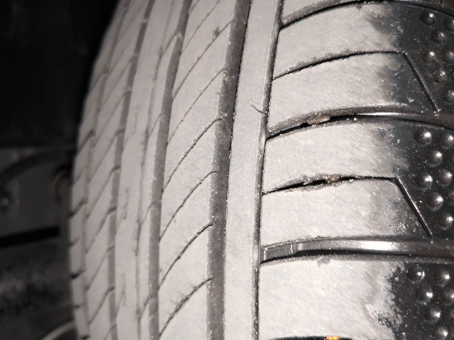 Used 2026 Tata Punch Accomplished + S Petrol Manual tyres RIGHT FRONT TYRE TREAD VIEW