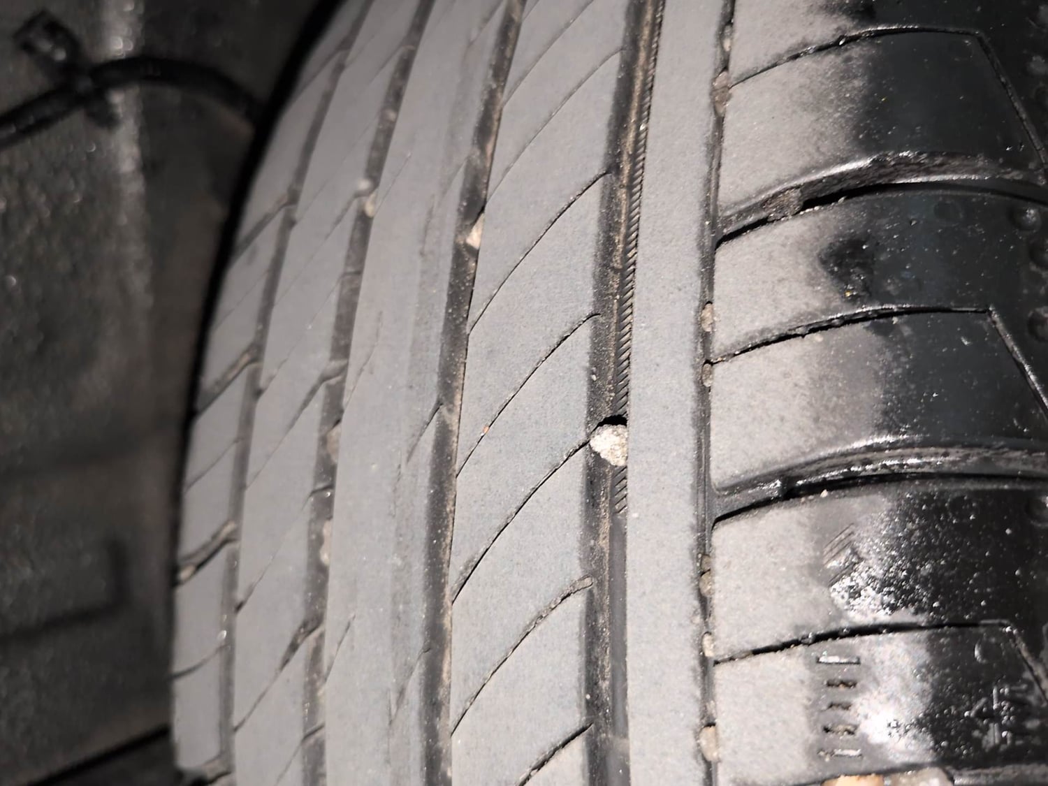 Used 2026 Tata Punch Accomplished + S Petrol Manual tyres RIGHT REAR TYRE TREAD VIEW
