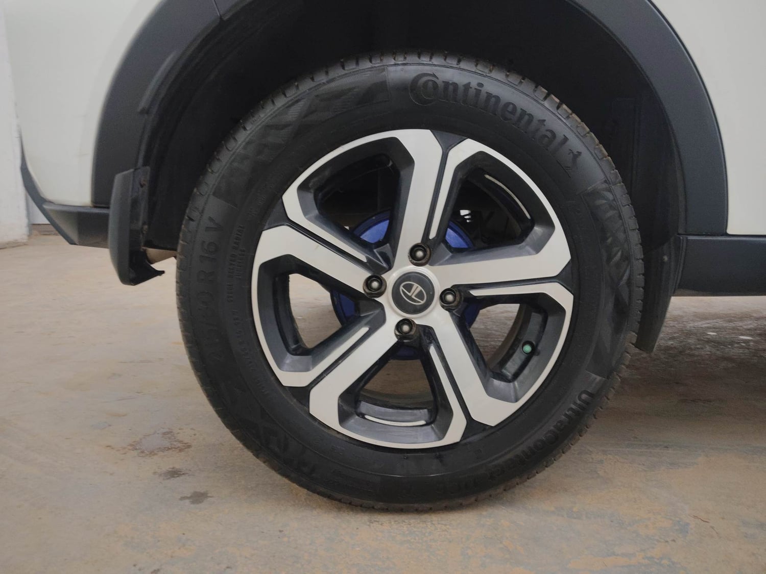 Used 2021 Tata Nexon XZ Plus (O) Diesel Diesel Manual tyres RIGHT REAR TYRE RIM VIEW