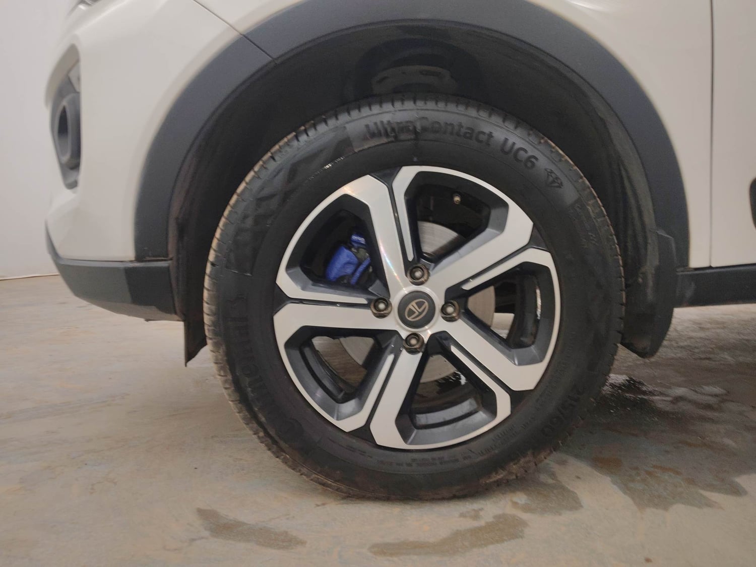 Used 2021 Tata Nexon XZ Plus (O) Diesel Diesel Manual tyres LEFT FRONT TYRE RIM VIEW