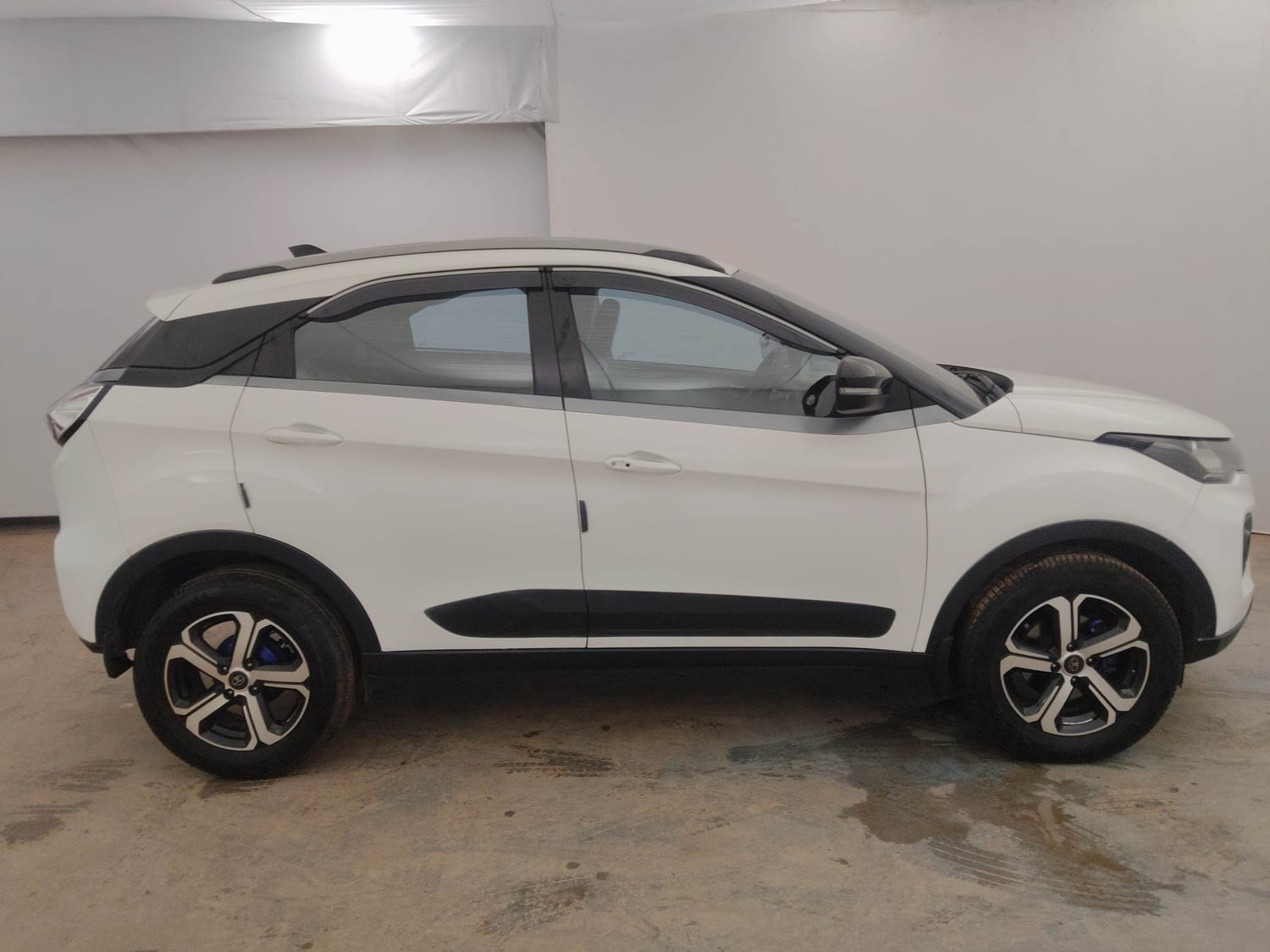 Used 2021 Tata Nexon XZ Plus (O) Diesel Diesel Manual exterior RIGHT SIDE VIEW