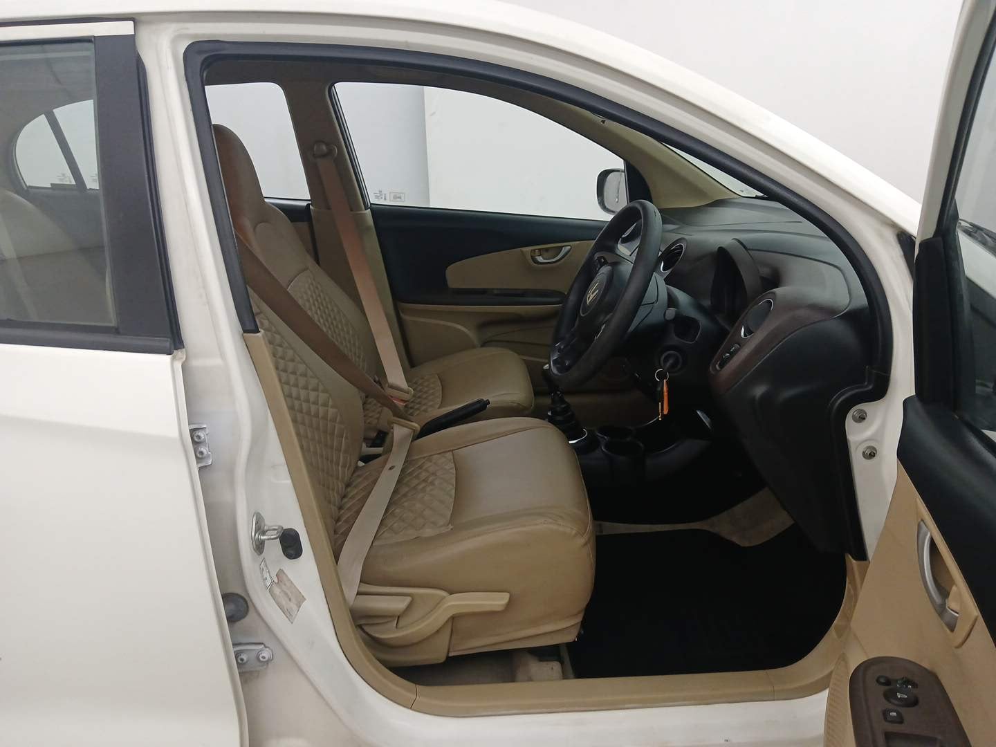 Used 2013 Honda Amaze 1.2 VX i-VTEC Petrol Manual interior RIGHT SIDE FRONT DOOR CABIN VIEW