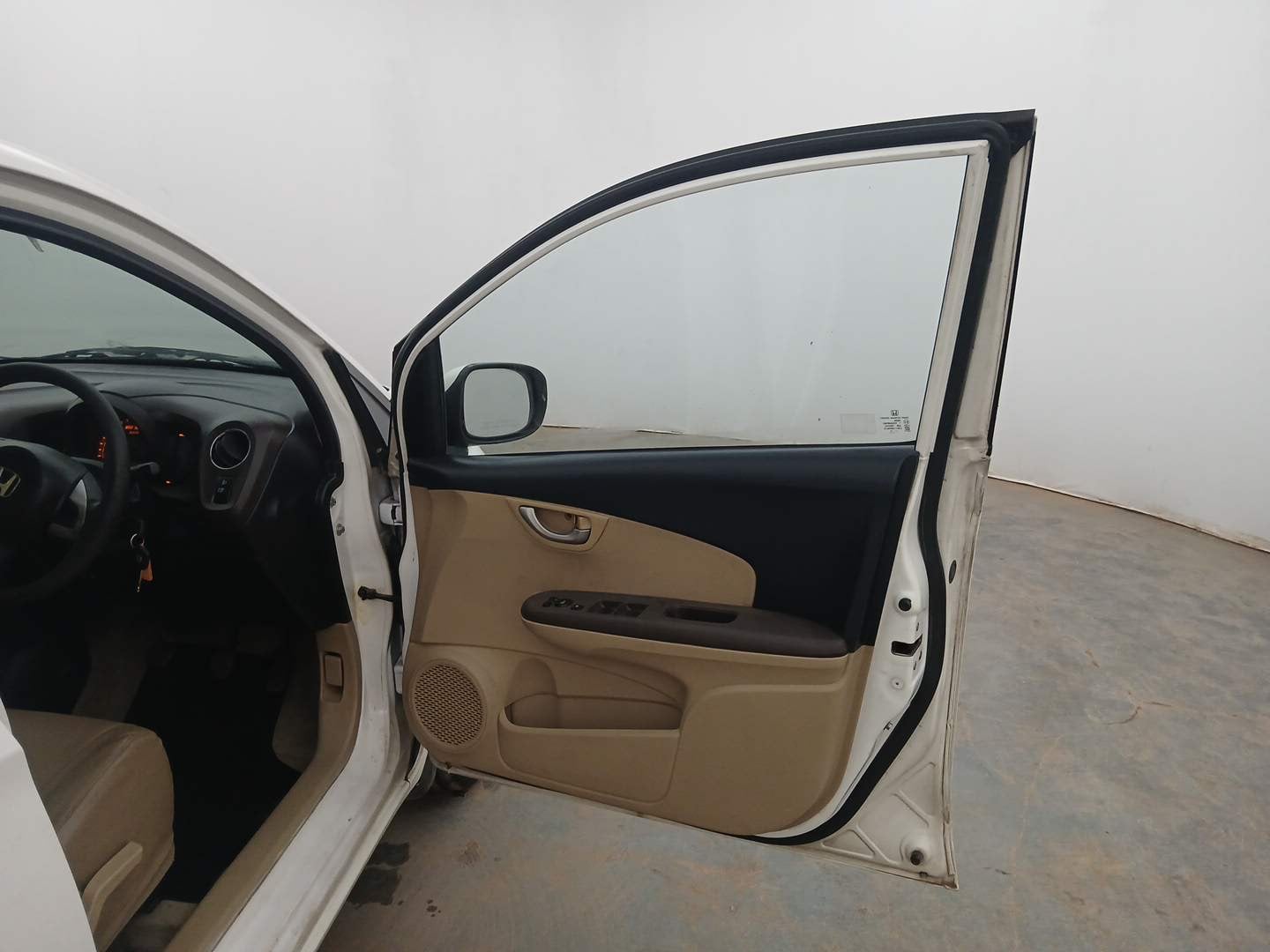Used 2013 Honda Amaze 1.2 VX i-VTEC Petrol Manual interior RIGHT FRONT DOOR OPEN VIEW