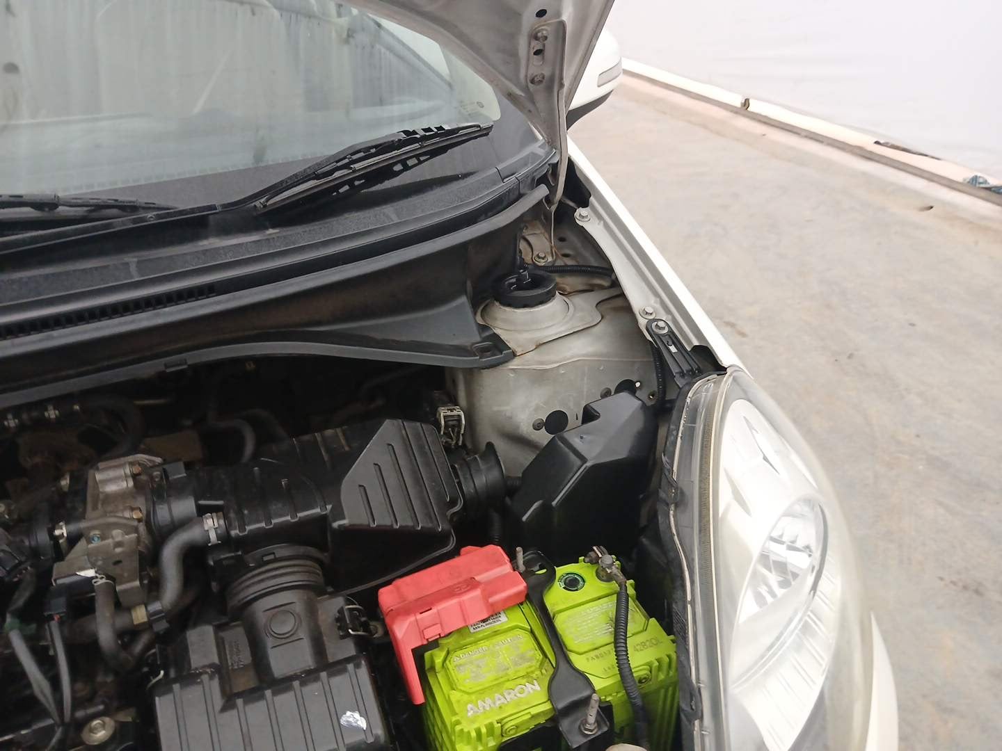 Used 2013 Honda Amaze 1.2 VX i-VTEC Petrol Manual engine ENGINE LEFT SIDE HINGE & APRON VIEW