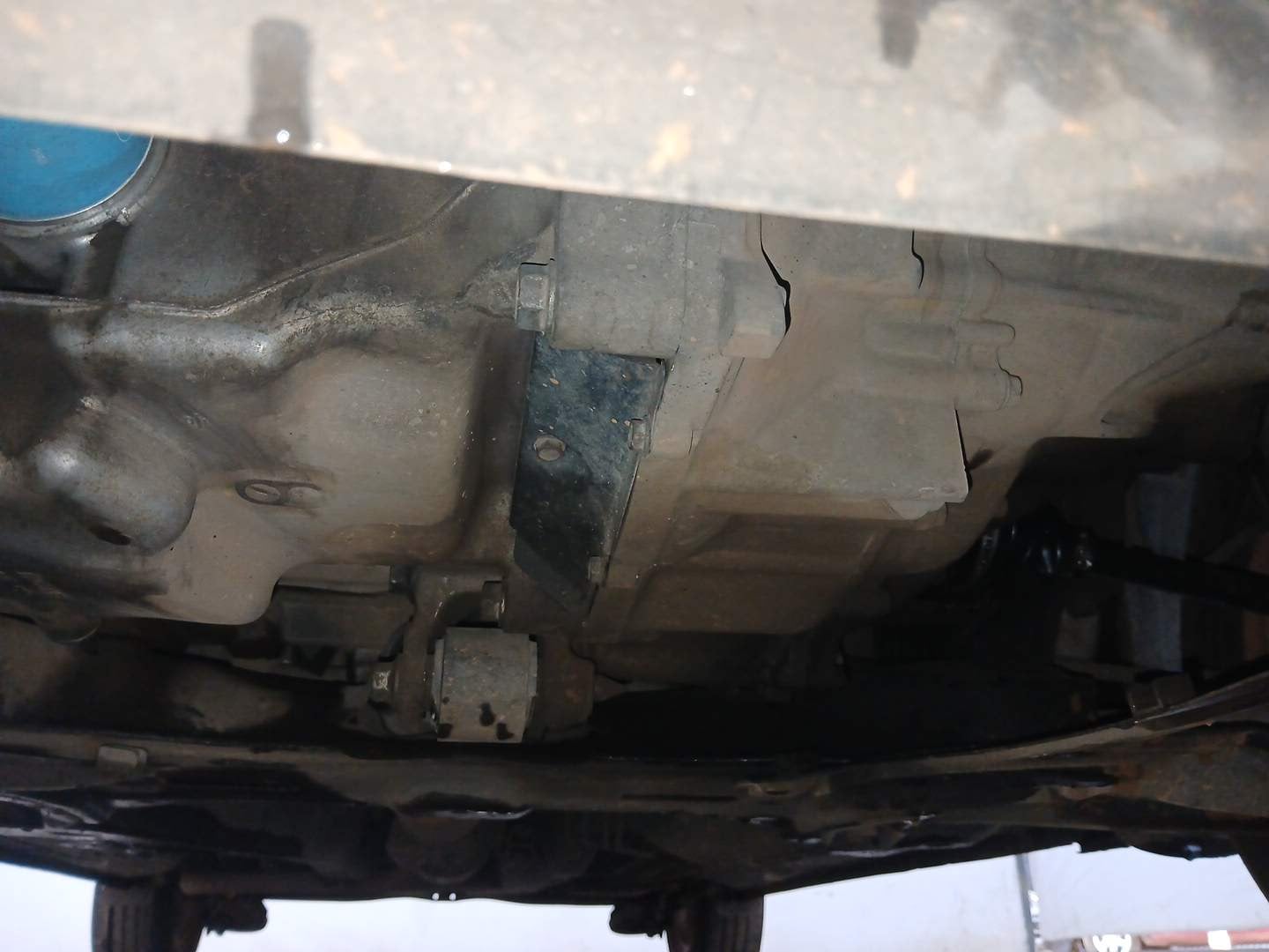 Used 2013 Honda Amaze 1.2 VX i-VTEC Petrol Manual extra FRONT LEFT UNDERBODY VIEW