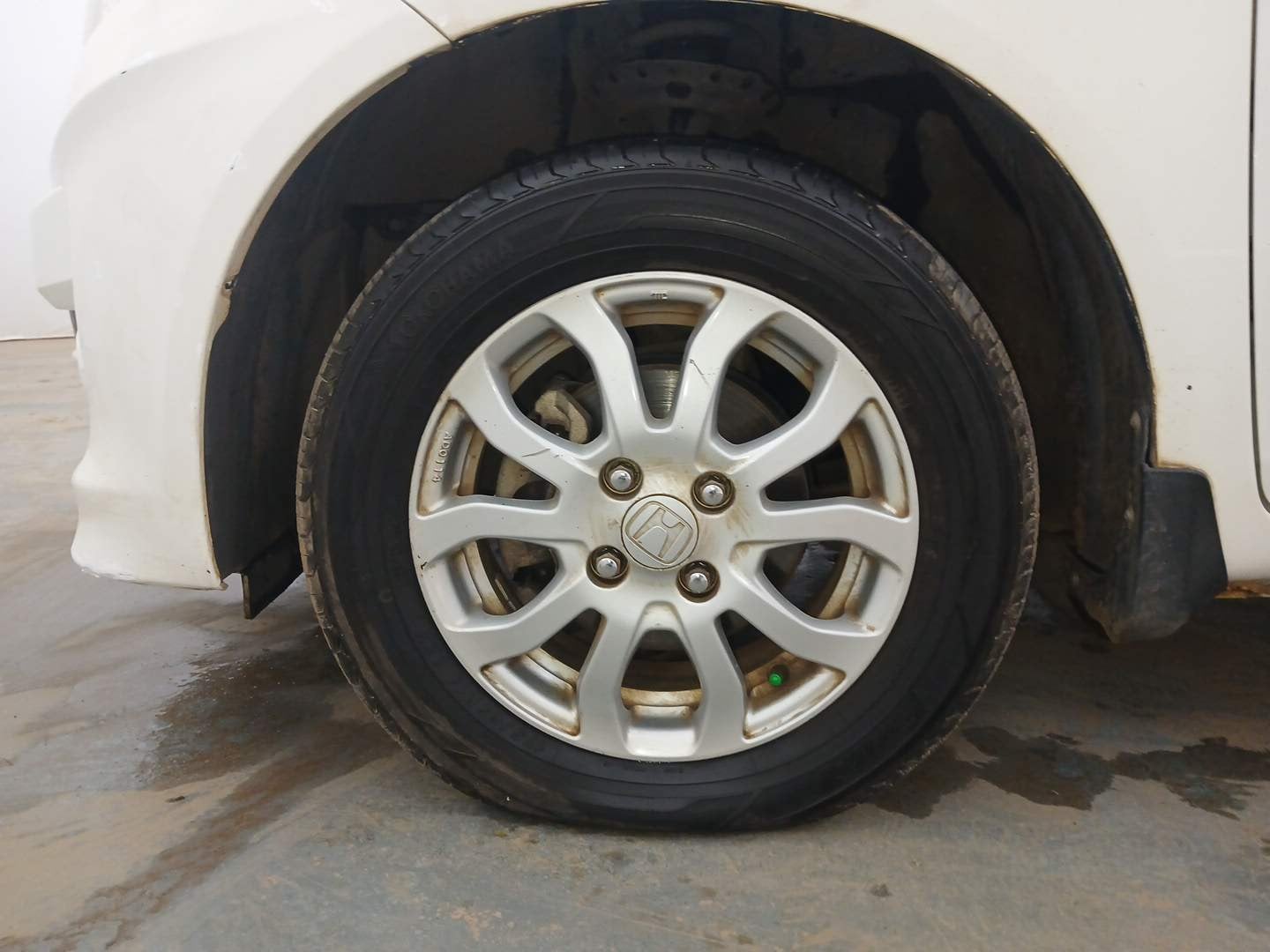 Used 2013 Honda Amaze 1.2 VX i-VTEC Petrol Manual tyres LEFT FRONT TYRE RIM VIEW