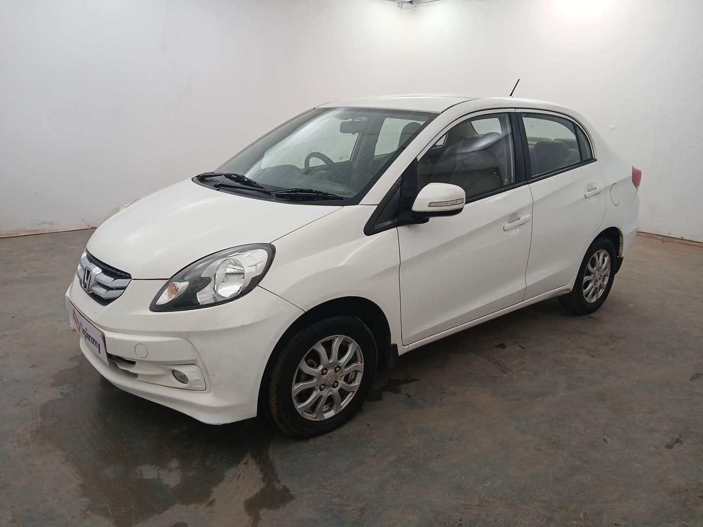 Used 2013 Honda Amaze 1.2 VX i-VTEC Petrol Manual exterior LEFT FRONT CORNER VIEW