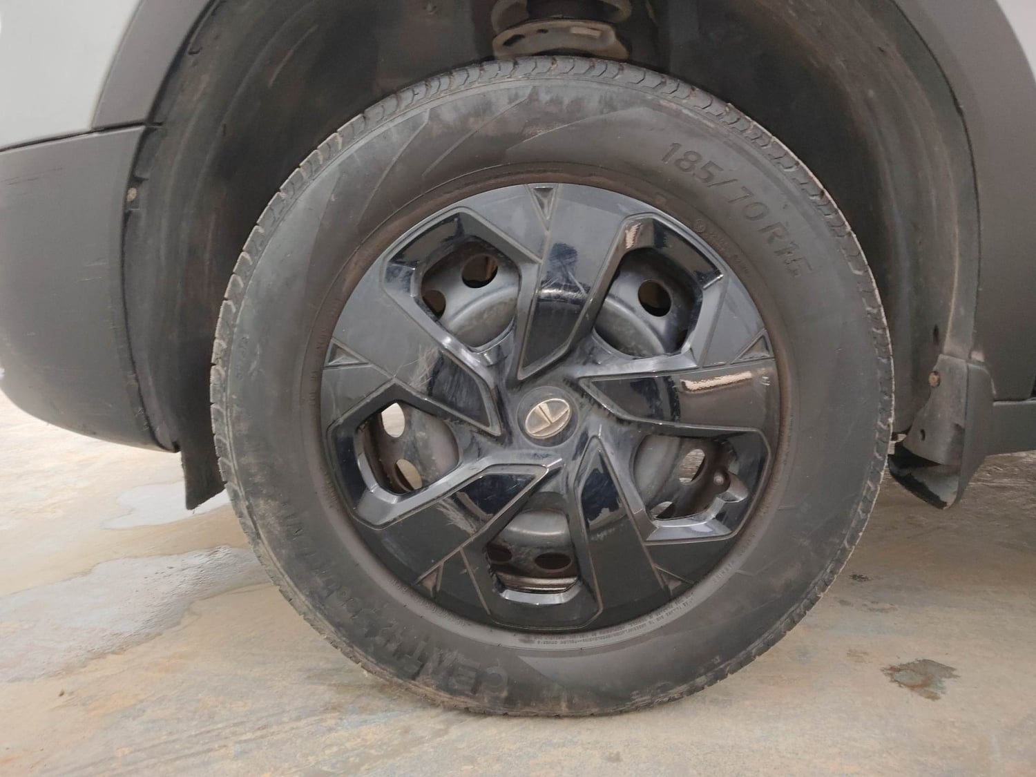 Used 2022 Tata Punch Adventure MT Petrol Manual tyres LEFT FRONT TYRE RIM VIEW