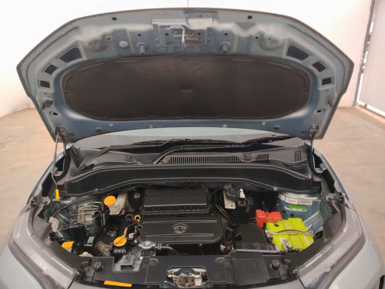 Used 2022 Tata Punch Adventure MT Petrol Manual engine ENGINE & BONNET OPEN FRONT VIEW