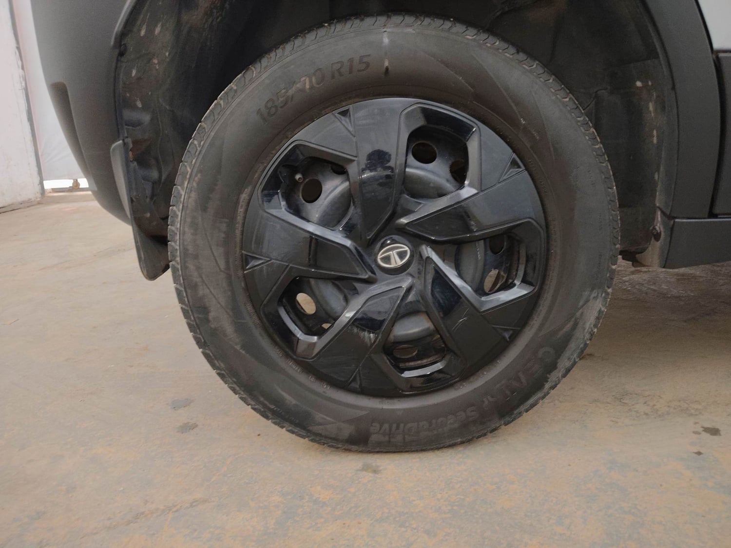 Used 2022 Tata Punch Adventure MT Petrol Manual tyres RIGHT REAR TYRE RIM VIEW