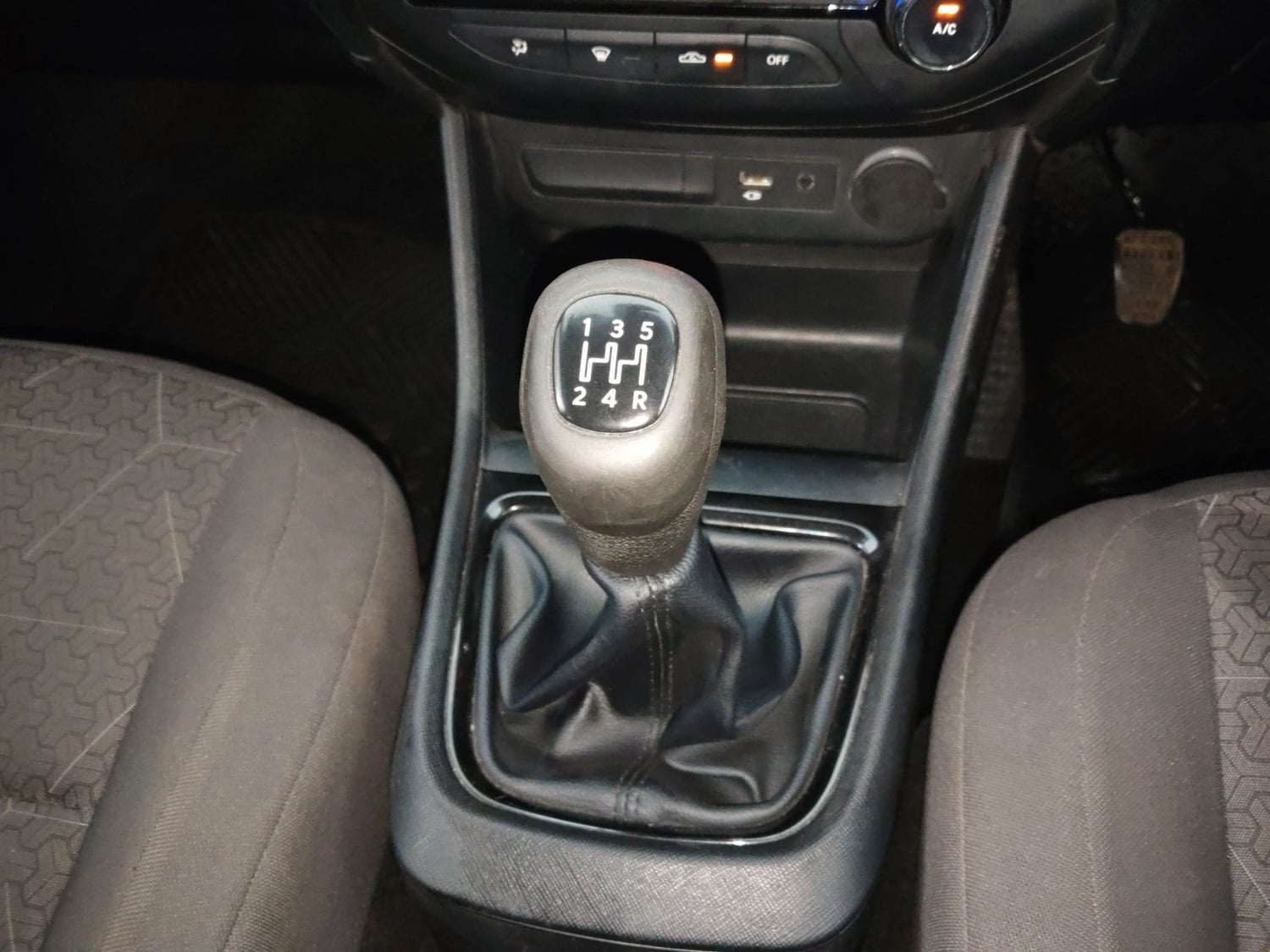 Used 2022 Tata Punch Adventure MT Petrol Manual interior GEAR  KNOB VIEW