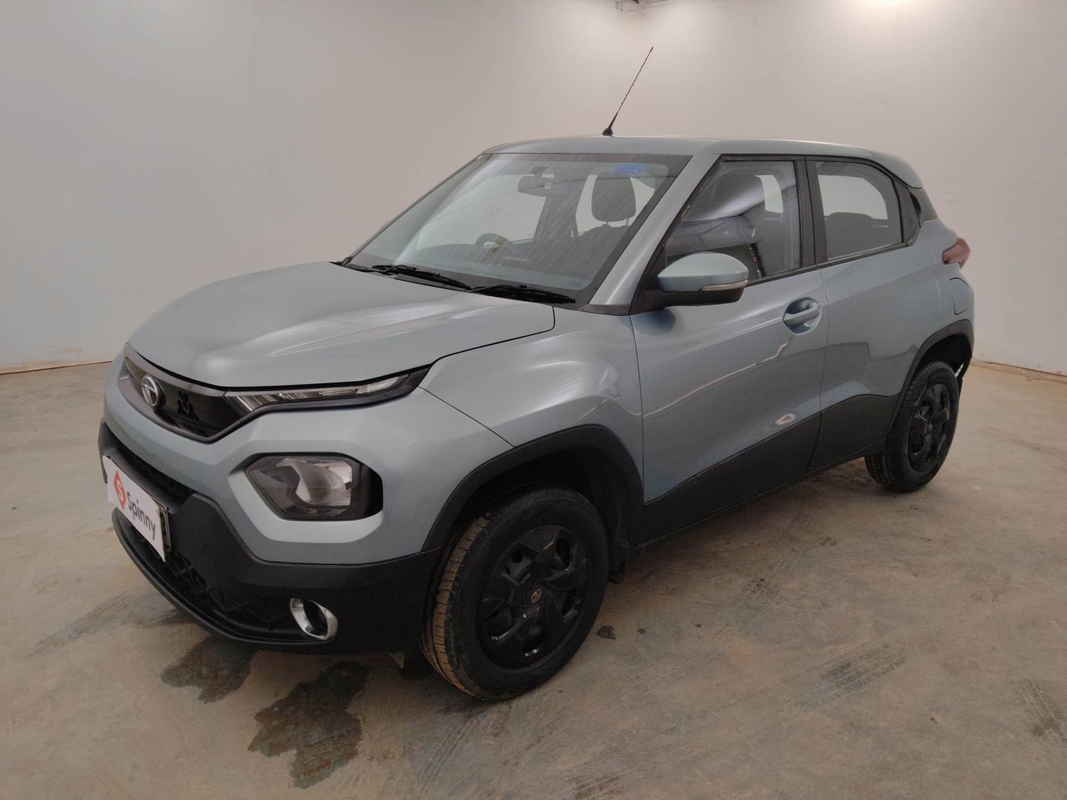 Used 2022 Tata Punch Adventure MT Petrol Manual exterior LEFT FRONT CORNER VIEW