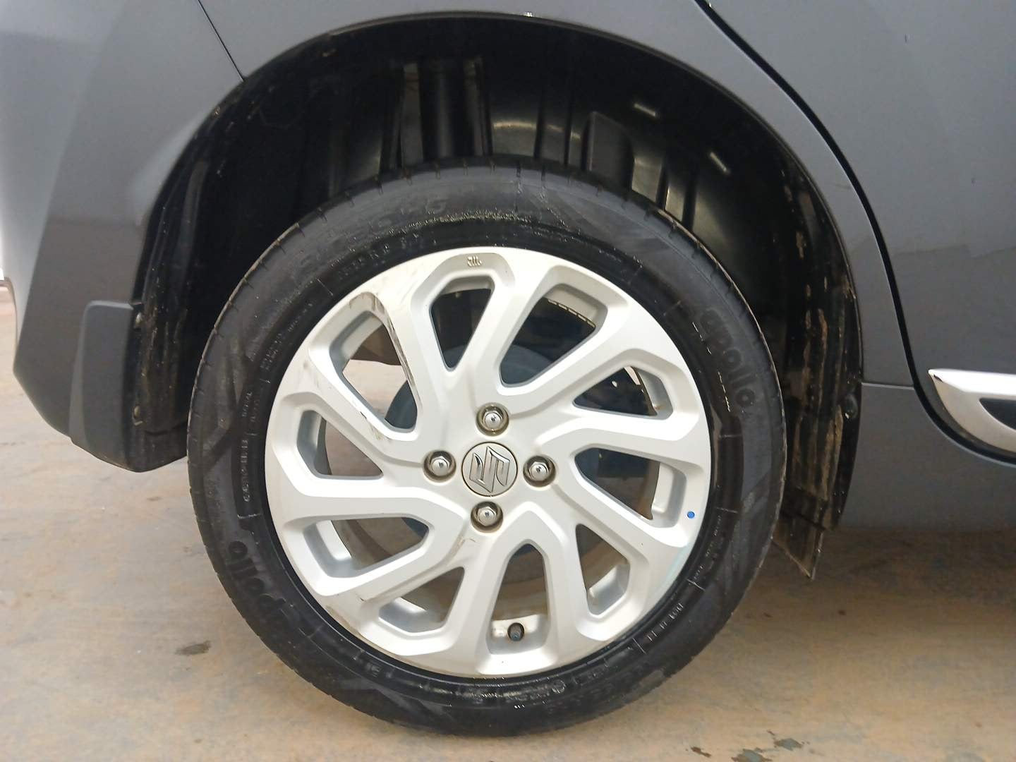 Used 2024 Maruti Suzuki Baleno Zeta AGS Petrol Automatic tyres RIGHT REAR TYRE RIM VIEW