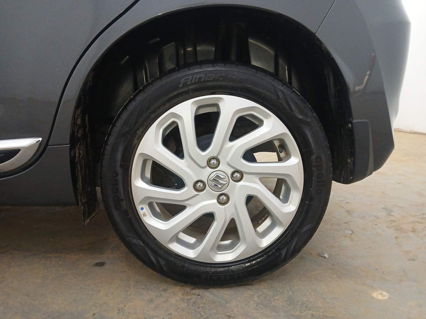 Used 2024 Maruti Suzuki Baleno Zeta AGS Petrol Automatic tyres LEFT REAR TYRE RIM VIEW