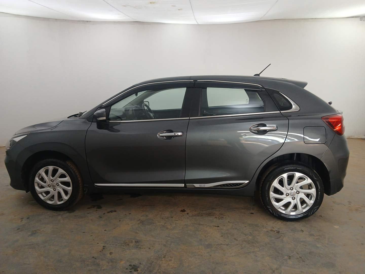 Used 2024 Maruti Suzuki Baleno Zeta AGS Petrol Automatic exterior LEFT SIDE VIEW