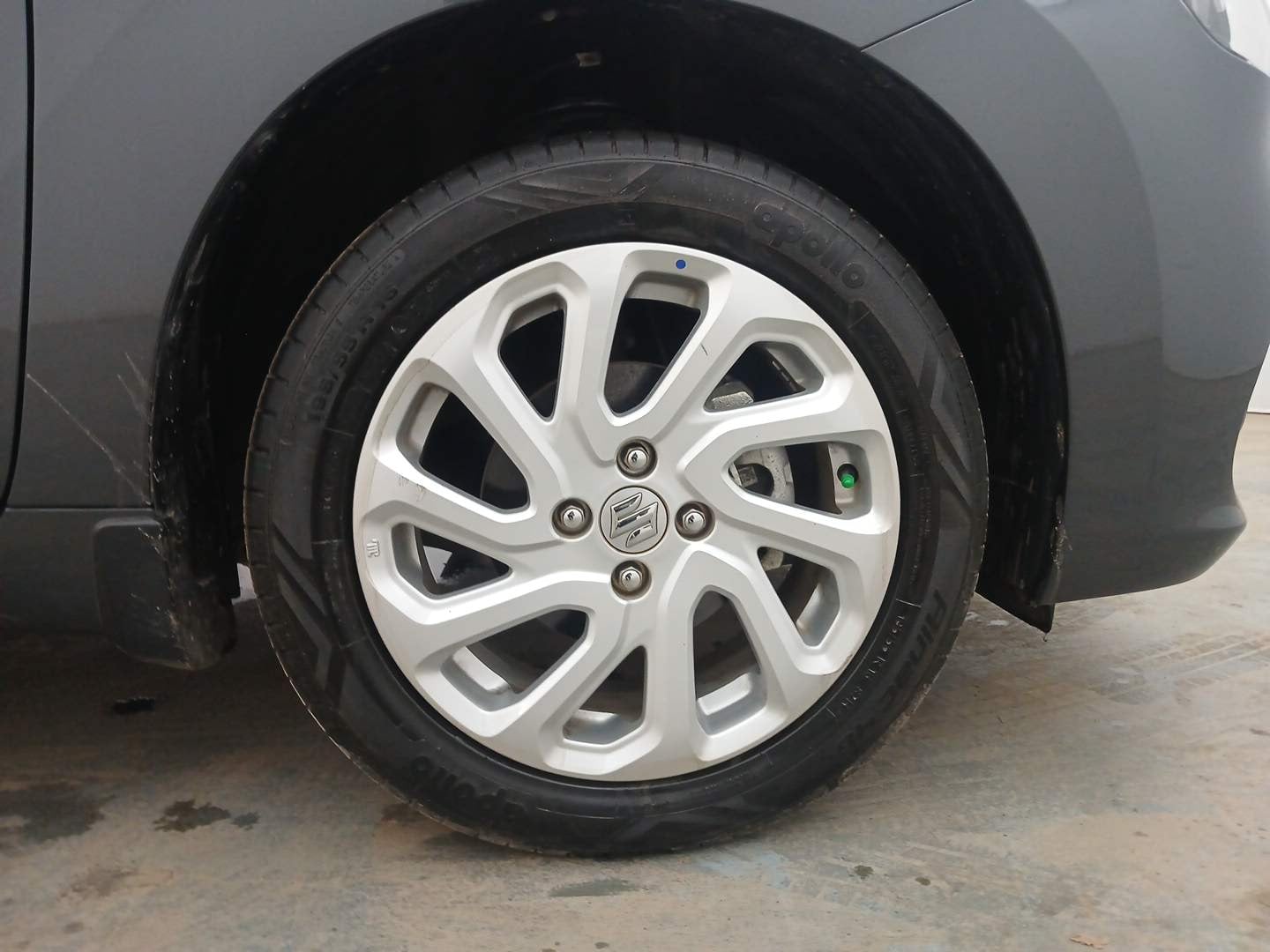Used 2024 Maruti Suzuki Baleno Zeta AGS Petrol Automatic tyres RIGHT FRONT TYRE RIM VIEW