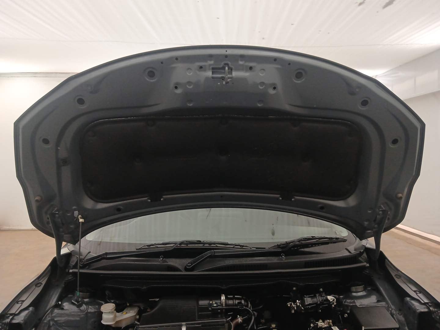Used 2024 Maruti Suzuki Baleno Zeta AGS Petrol Automatic engine ENGINE & BONNET OPEN FRONT VIEW
