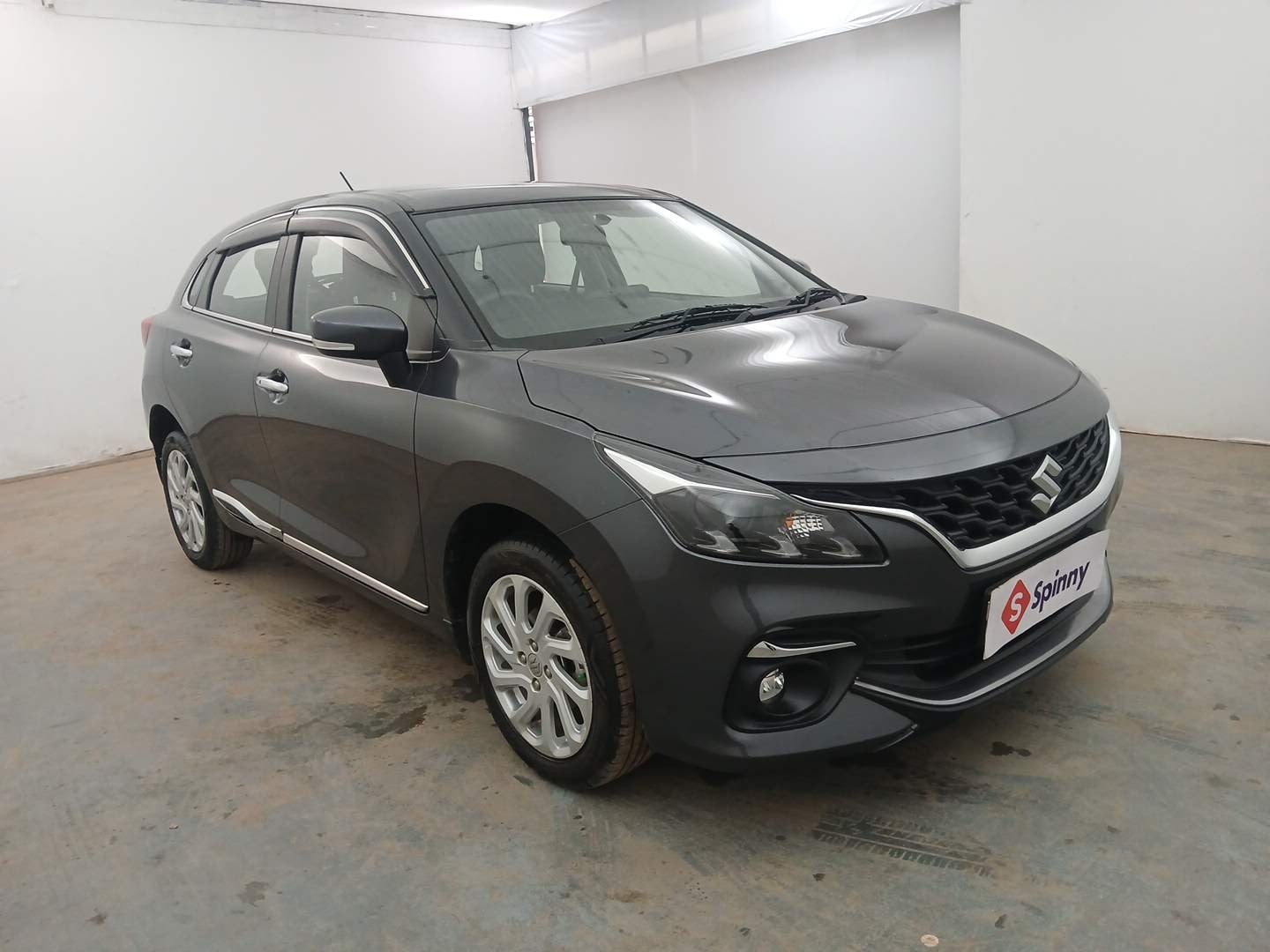 Used 2024 Maruti Suzuki Baleno Zeta AGS Petrol Automatic exterior RIGHT FRONT CORNER VIEW