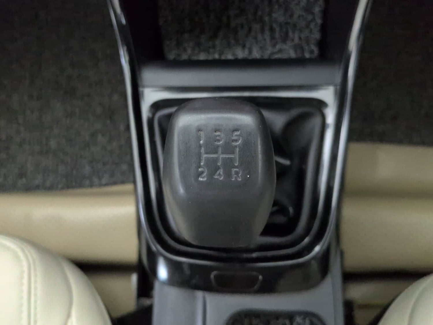 Used 2026 Tata Altroz Creative Petrol 5MT Petrol Manual interior GEAR  KNOB VIEW