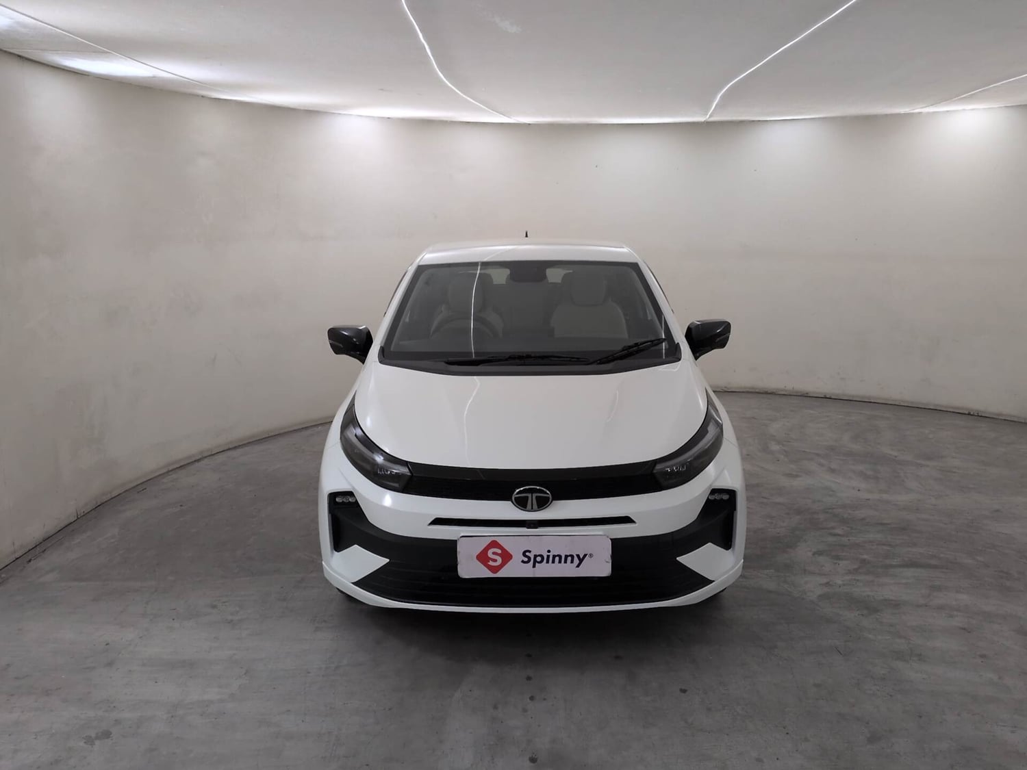 Used 2026 Tata Altroz Creative Petrol 5MT Petrol Manual exterior FRONT VIEW