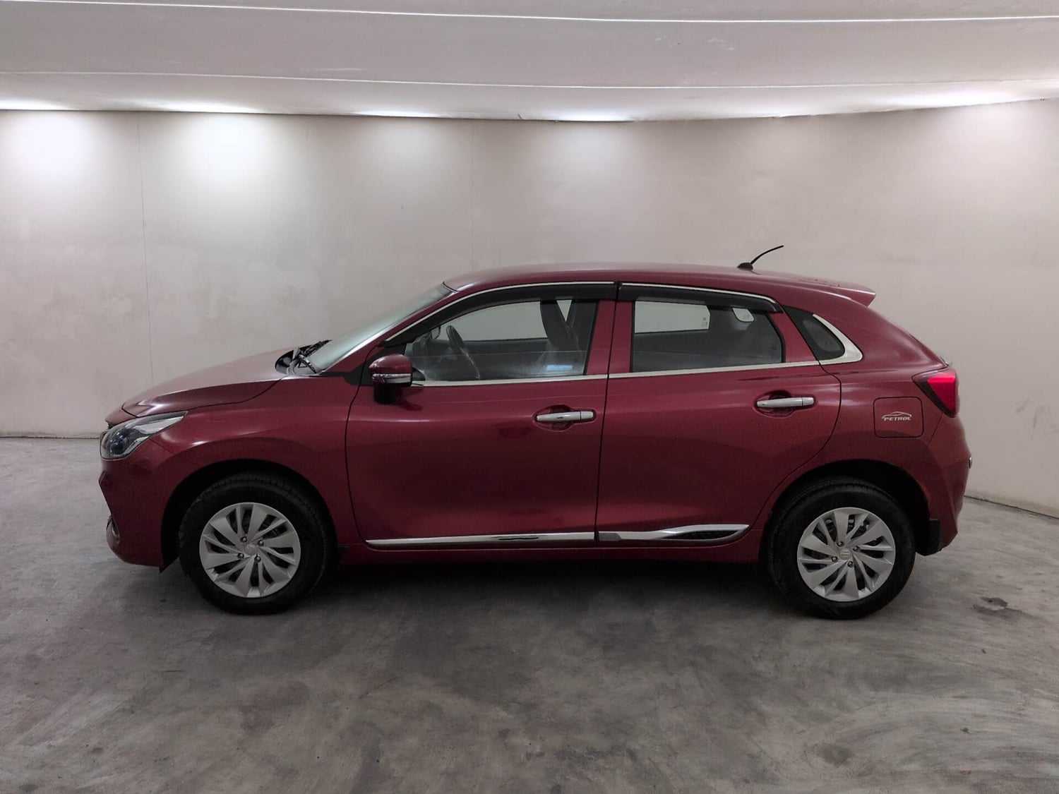 Used 2024 Maruti Suzuki Baleno Delta MT Petrol Manual exterior LEFT SIDE VIEW