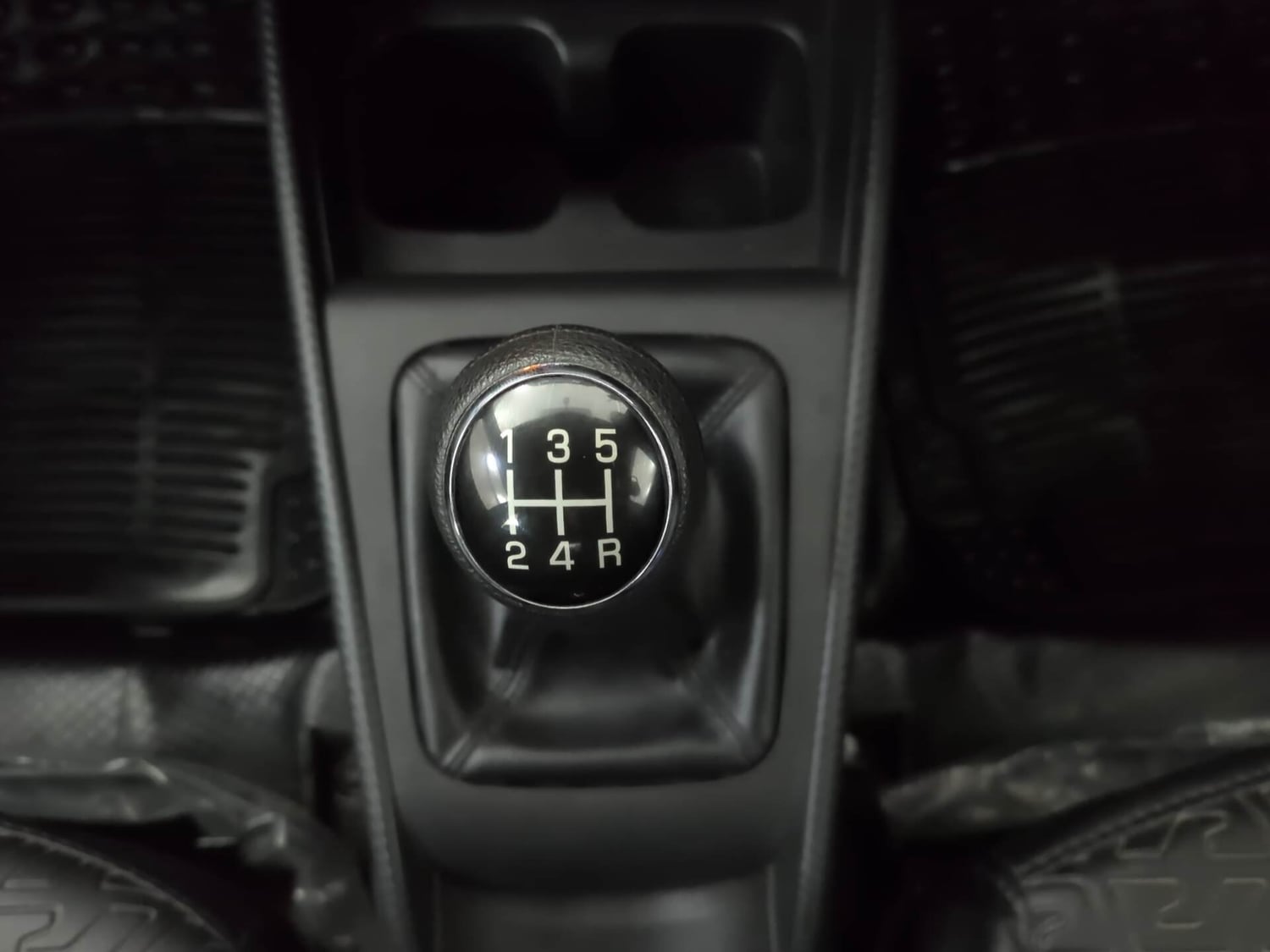 Used 2024 Maruti Suzuki Baleno Delta MT Petrol Manual interior GEAR  KNOB VIEW