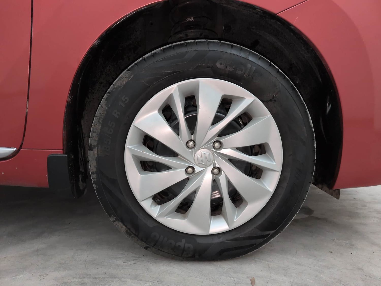 Used 2024 Maruti Suzuki Baleno Delta MT Petrol Manual tyres RIGHT FRONT TYRE RIM VIEW
