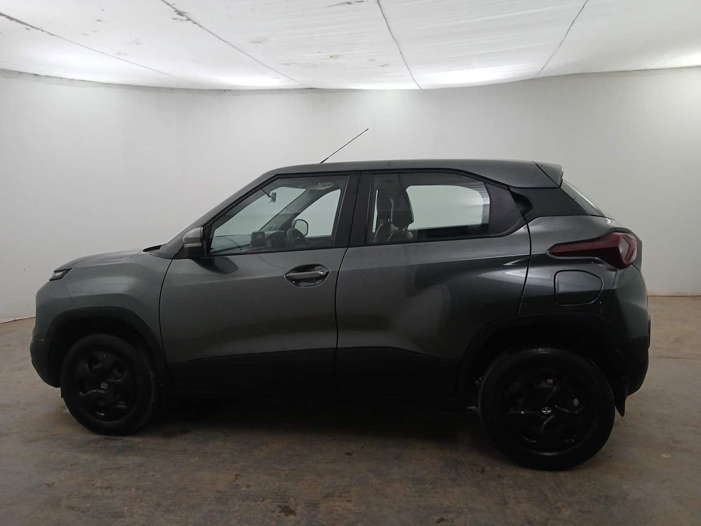 Used 2022 Tata Punch Adventure Rhythm Pack AMT Petrol Automatic exterior LEFT SIDE VIEW