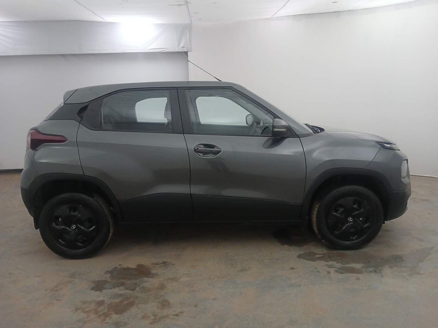 Used 2022 Tata Punch Adventure Rhythm Pack AMT Petrol Automatic exterior RIGHT SIDE VIEW