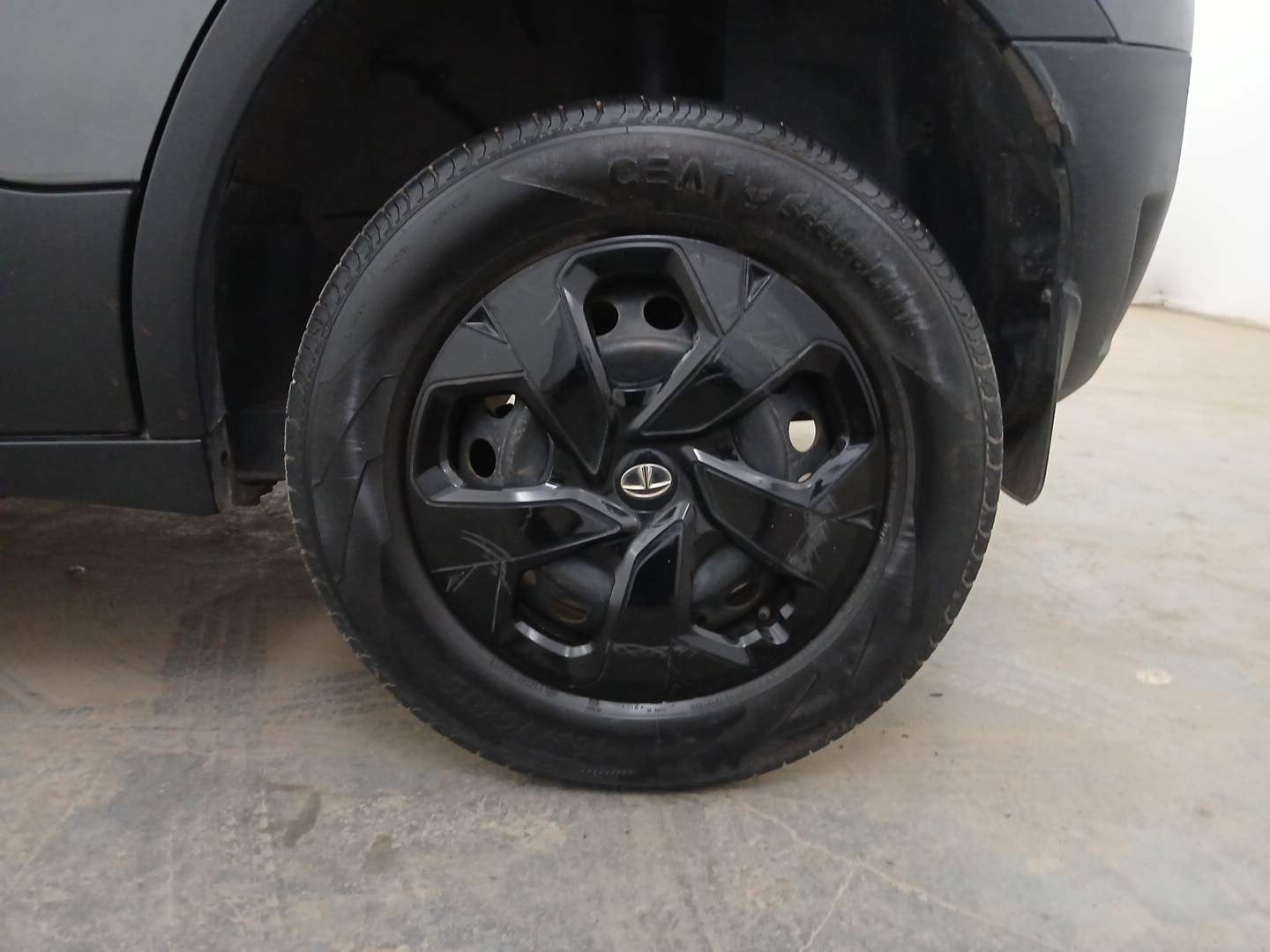Used 2022 Tata Punch Adventure Rhythm Pack AMT Petrol Automatic tyres LEFT REAR TYRE RIM VIEW