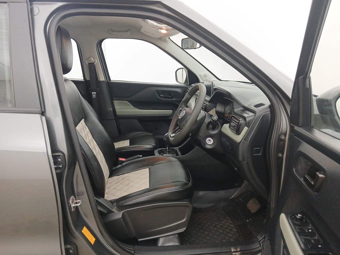 Used 2022 Tata Punch Adventure Rhythm Pack AMT Petrol Automatic interior RIGHT SIDE FRONT DOOR CABIN VIEW
