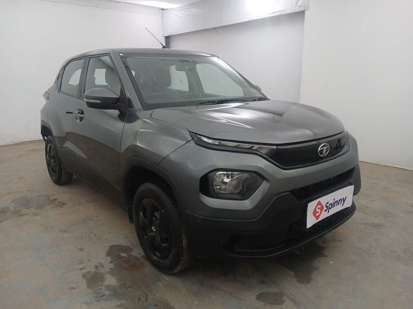 Used 2022 Tata Punch Adventure Rhythm Pack AMT Petrol Automatic exterior RIGHT FRONT CORNER VIEW