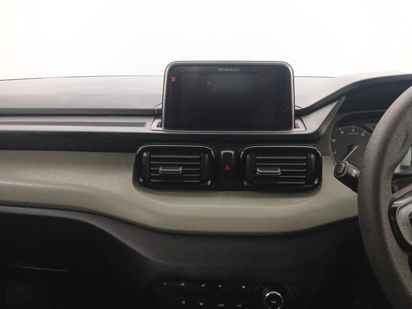 Used 2022 Tata Punch Adventure Rhythm Pack AMT Petrol Automatic interior MUSIC SYSTEM & AC CONTROL VIEW
