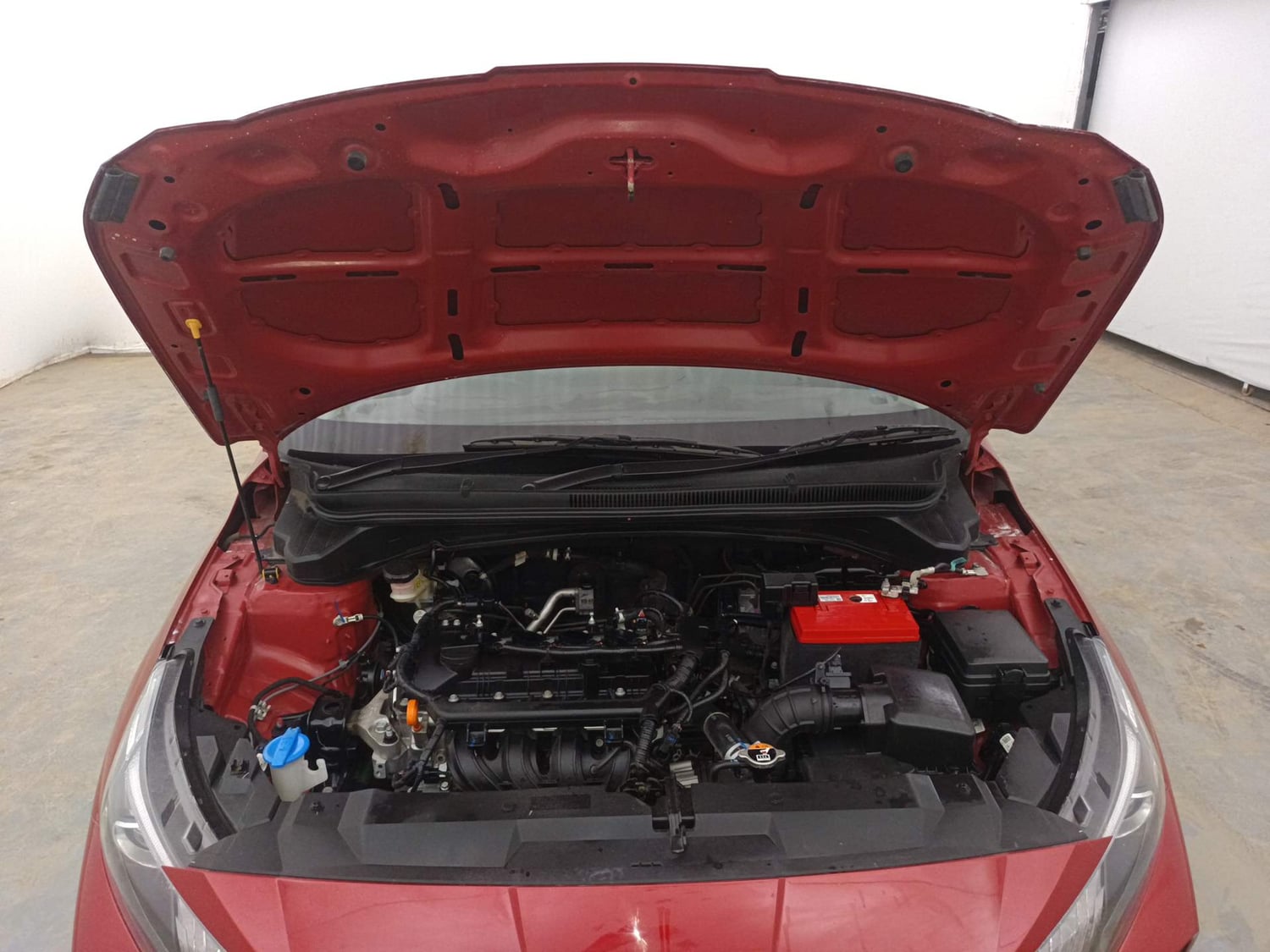 Used 2022 Hyundai i20 Asta (O) 1.2 IVT Petrol Automatic engine ENGINE & BONNET OPEN FRONT VIEW